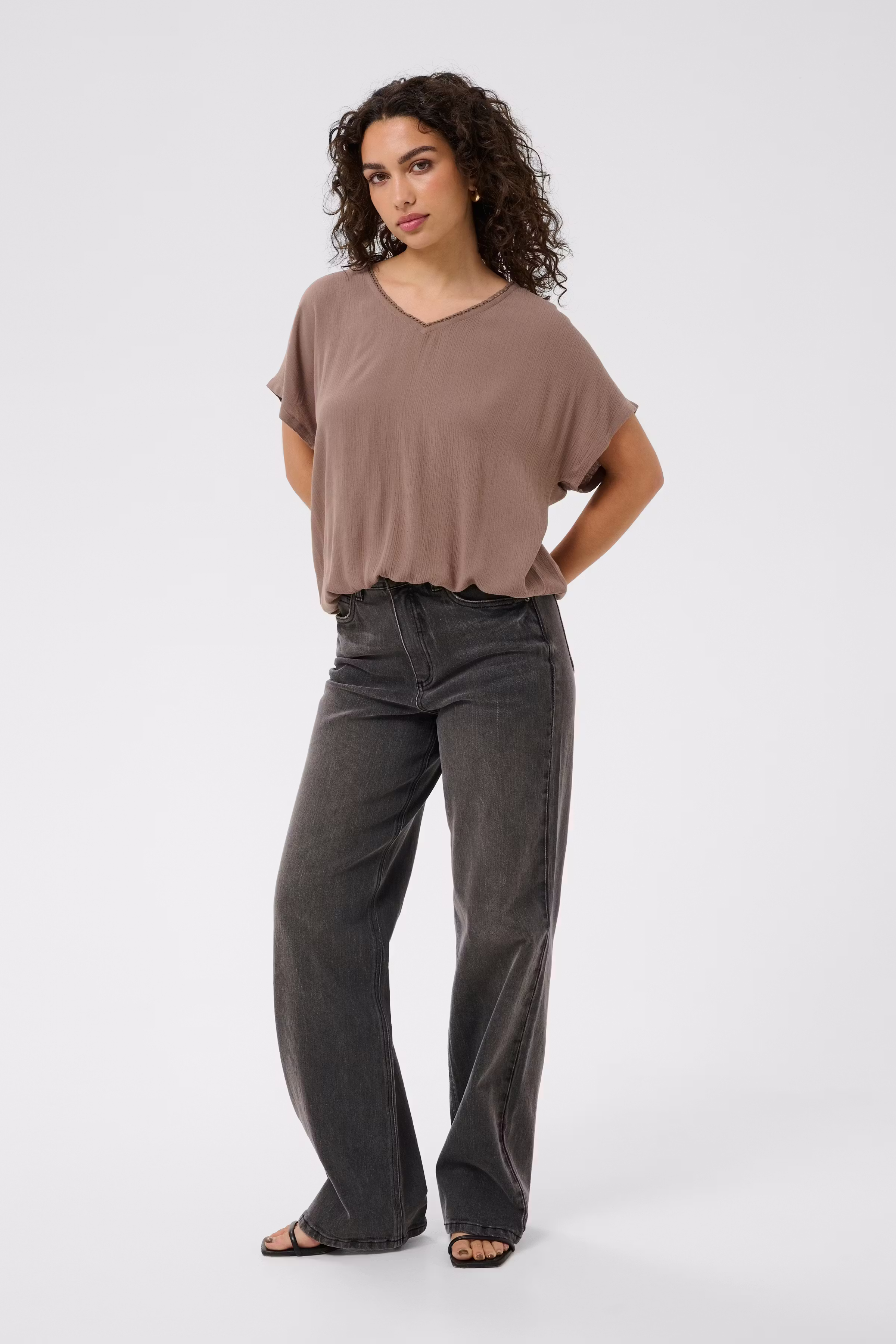 KAamber Bluse LOOKBOOK FRONT 10512514-181312