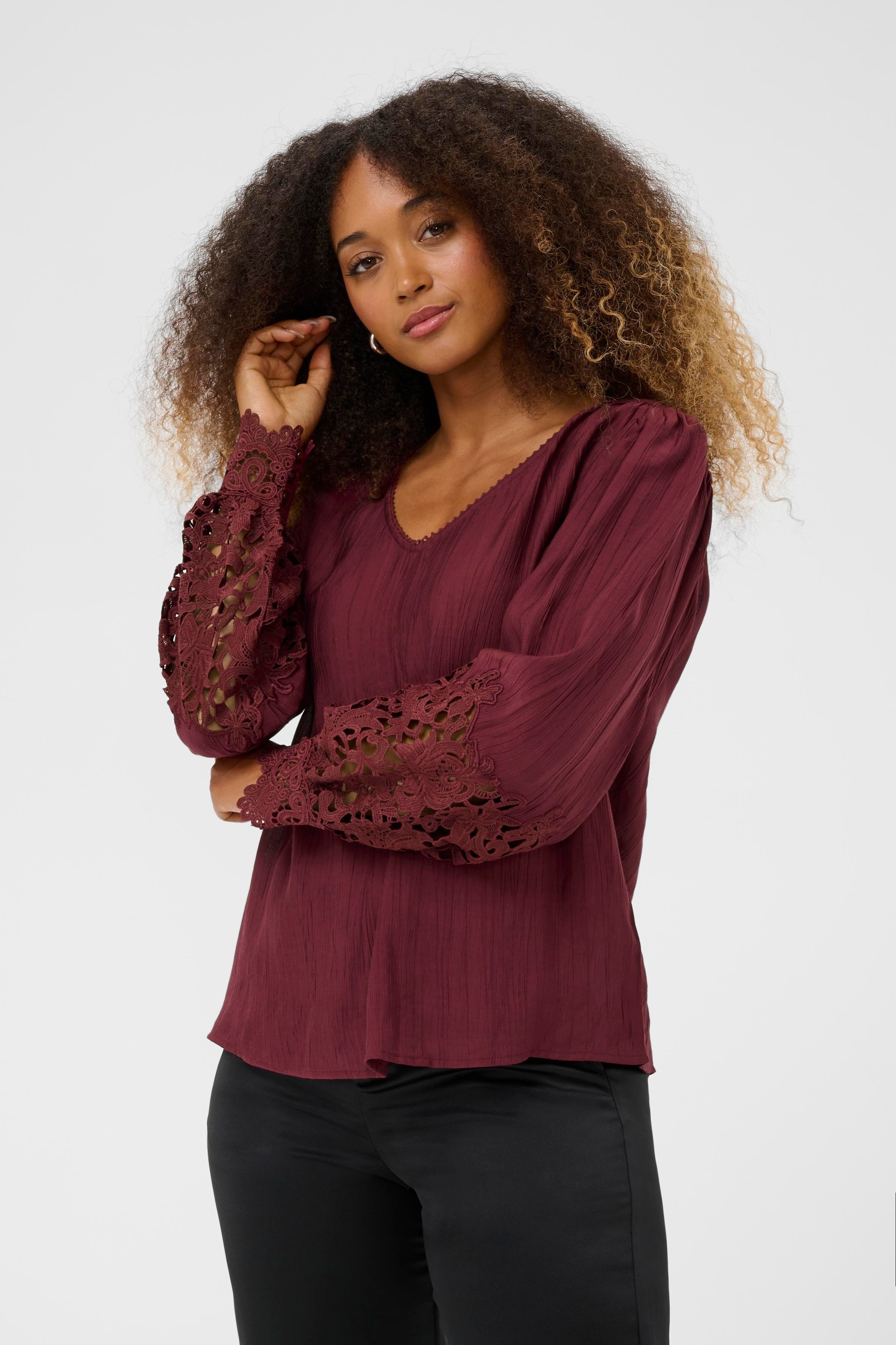 CRTina Bluse LOOKBOOK FRONT 10614427-191522