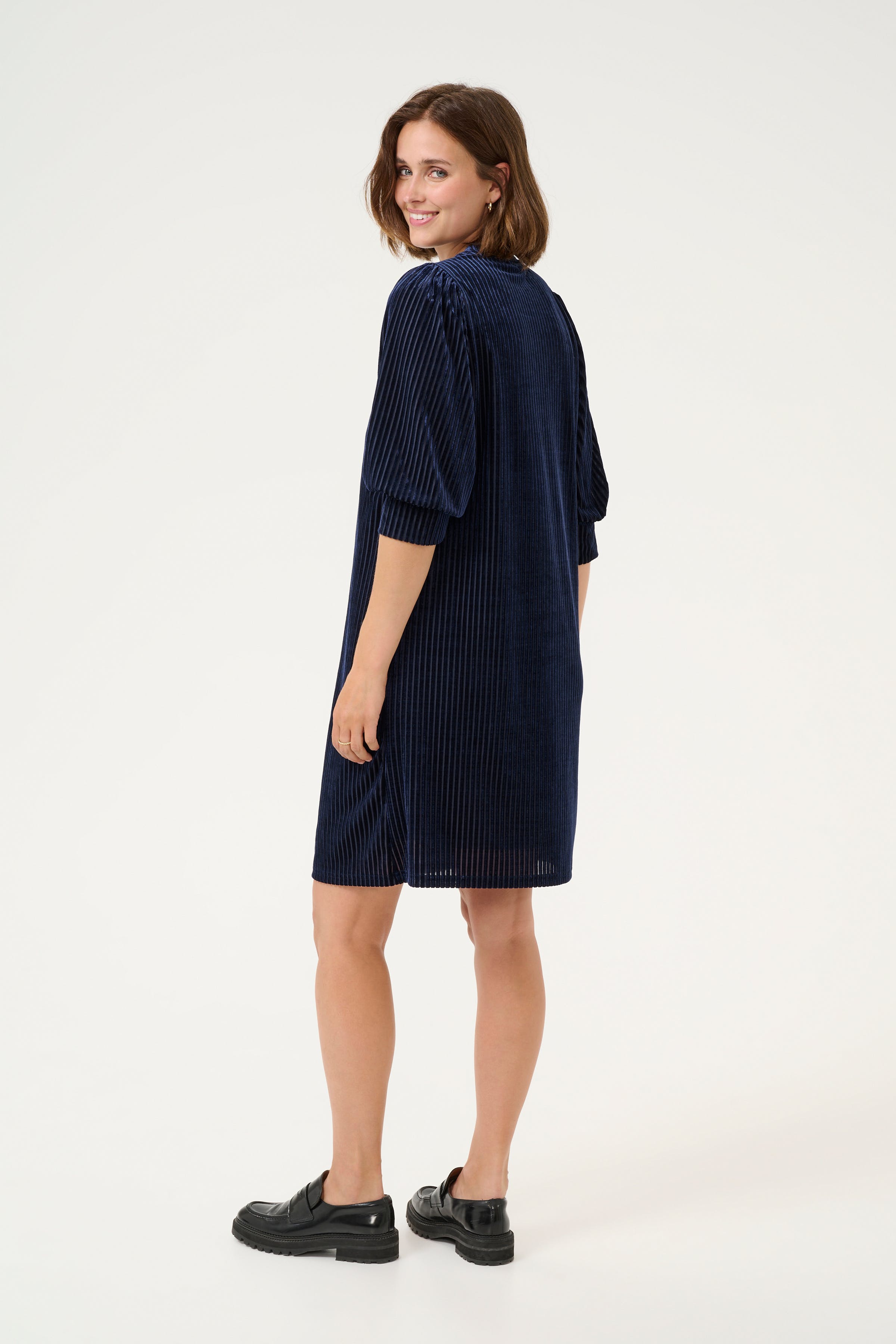 KAcaca Kleid LOOKBOOK BACK 10509795-106706