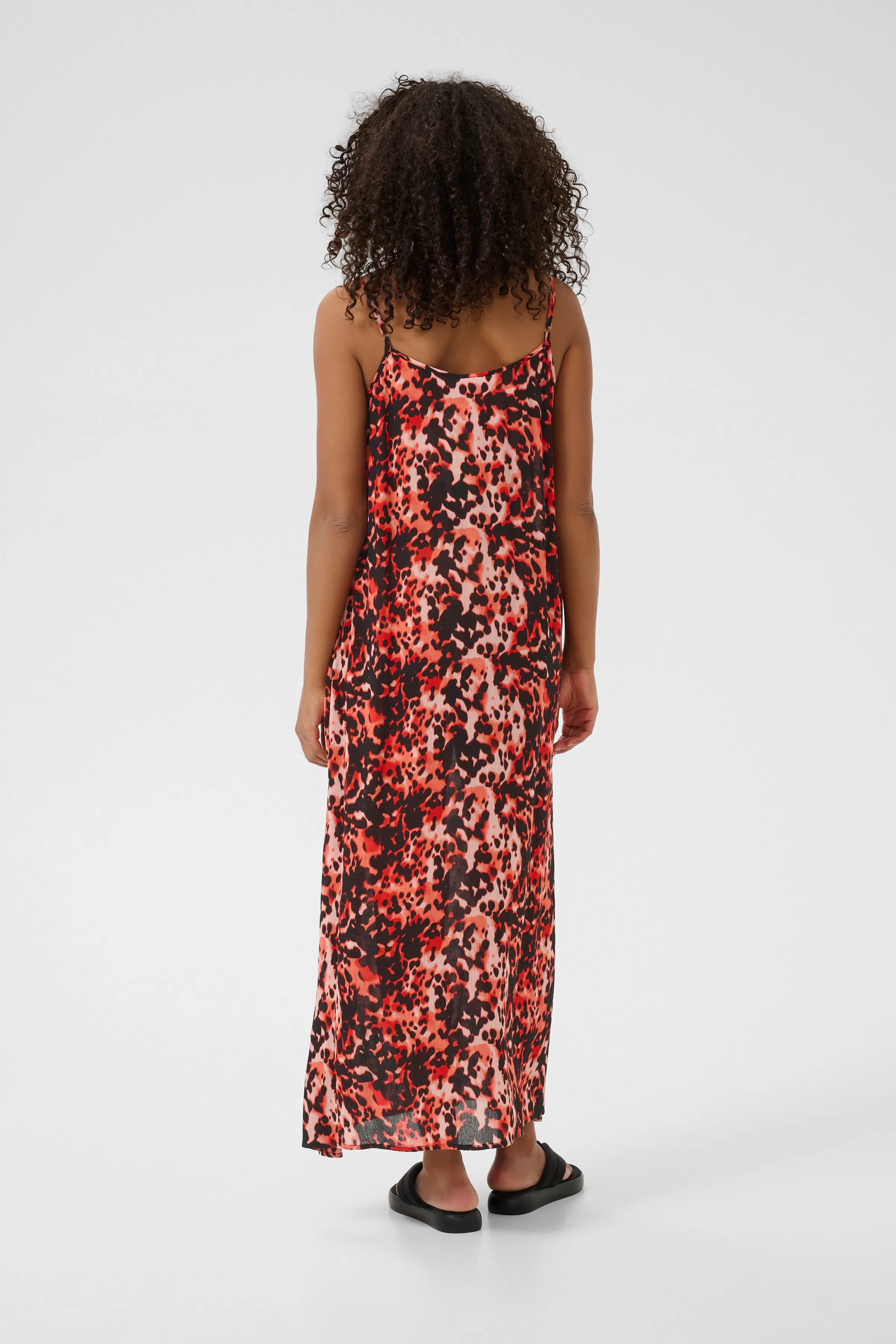 KAthora Kjole LOOKBOOK BACK 10510045-108190