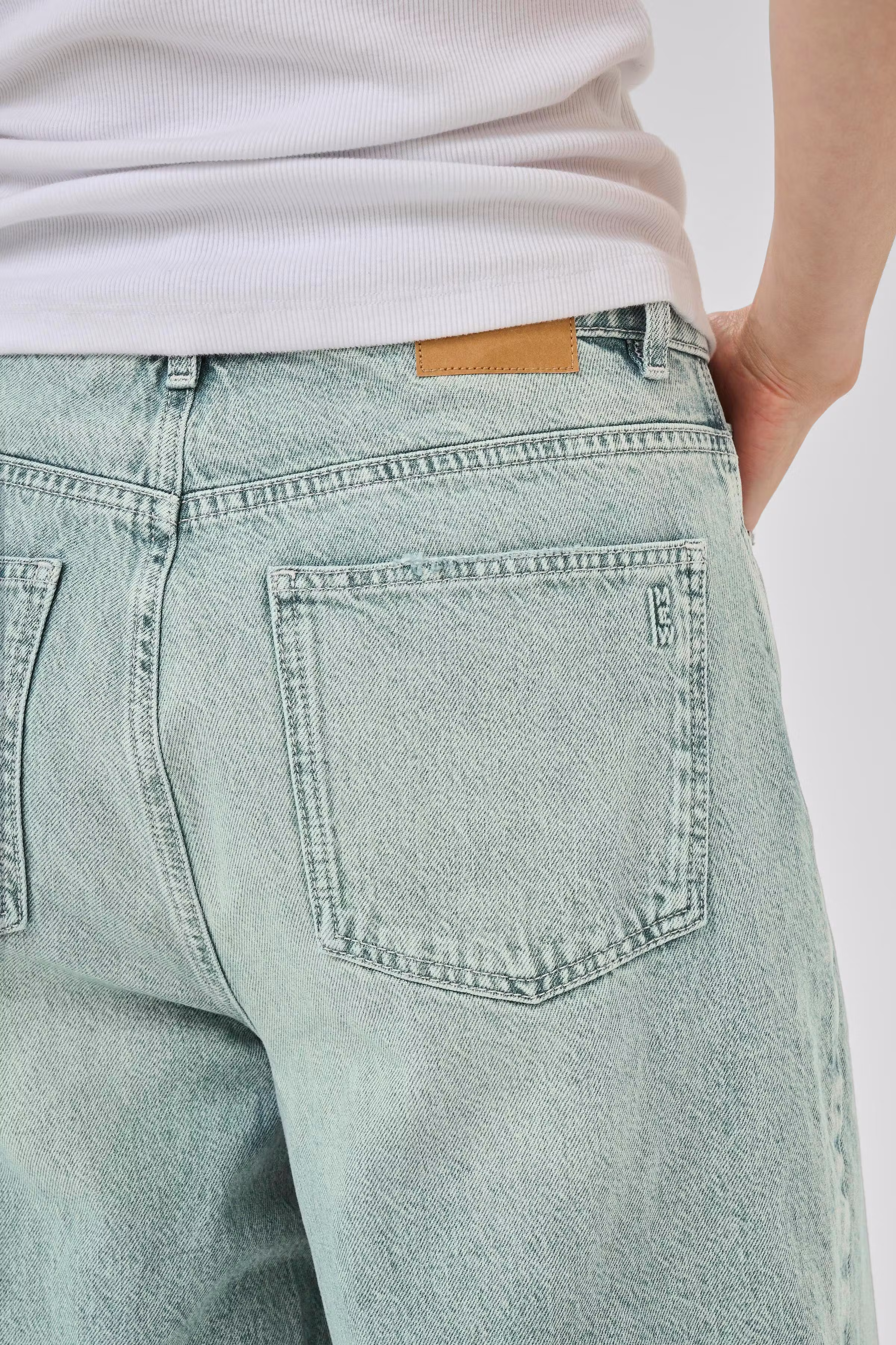 JessieMW Wide leg jeans LOOKBOOK DETAIL 10705203-100050