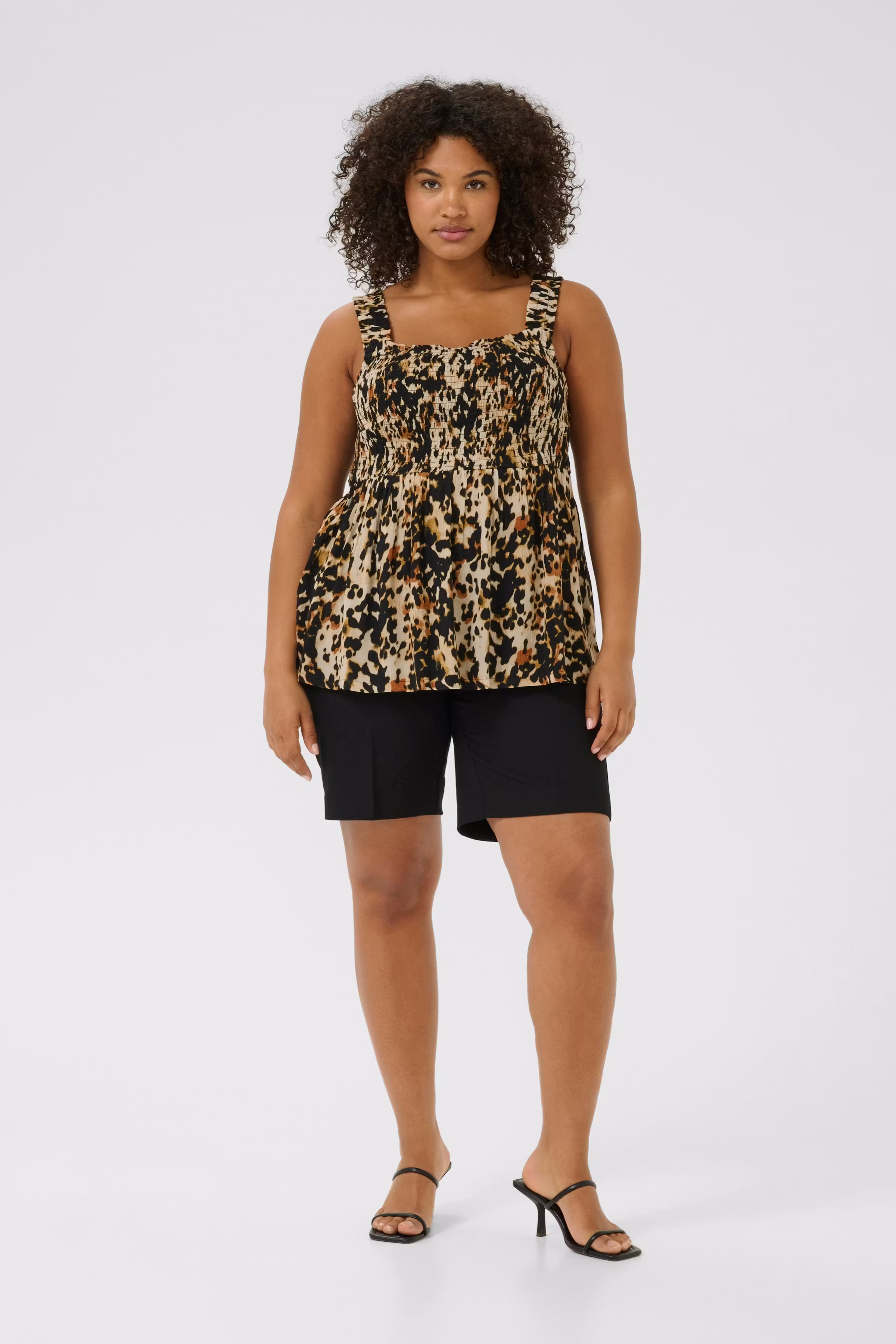 KCami Top LOOKBOOK FRONT 10582349-107550