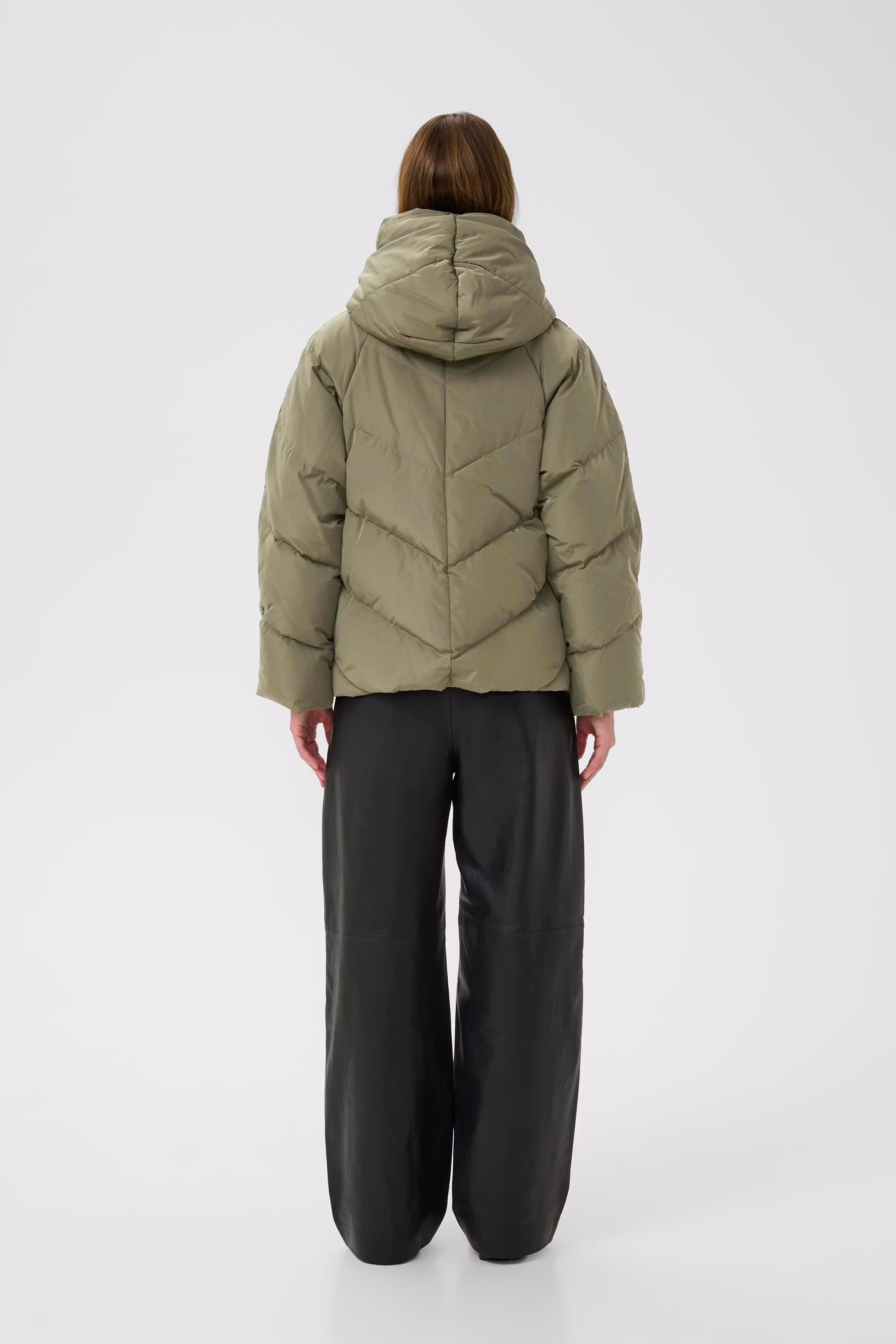 YazIW Short down Coat LOOKBOOK BACK 30110619-190512