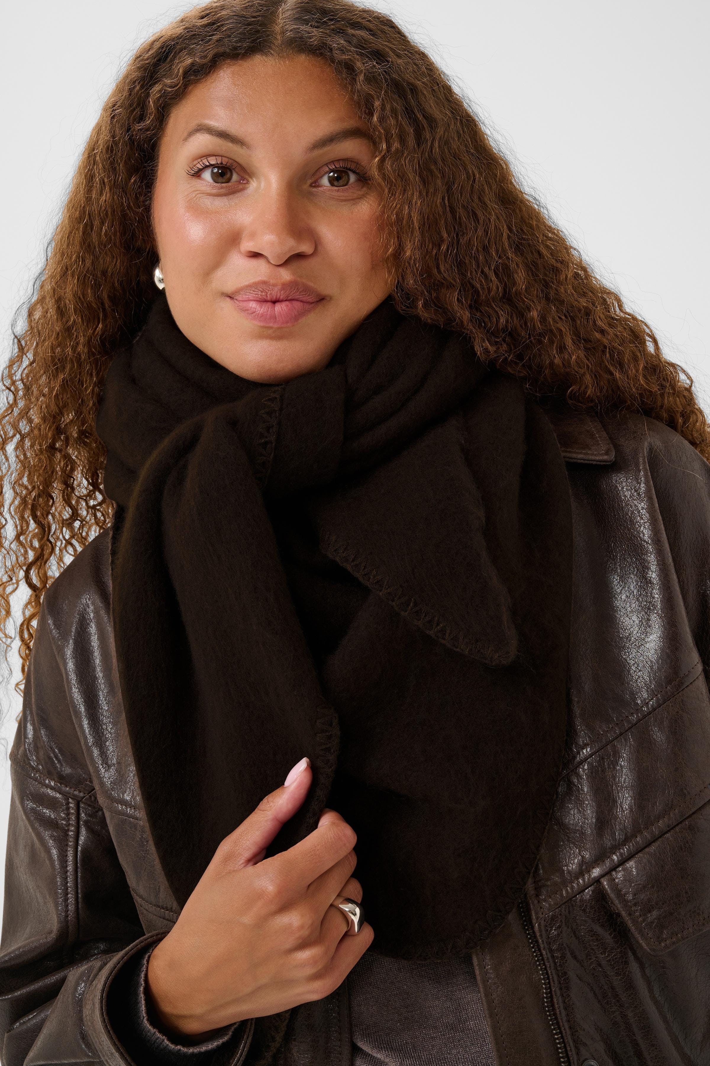 FalbertaSZ Shawl LOOKBOOK DETAIL 30515232-1910161