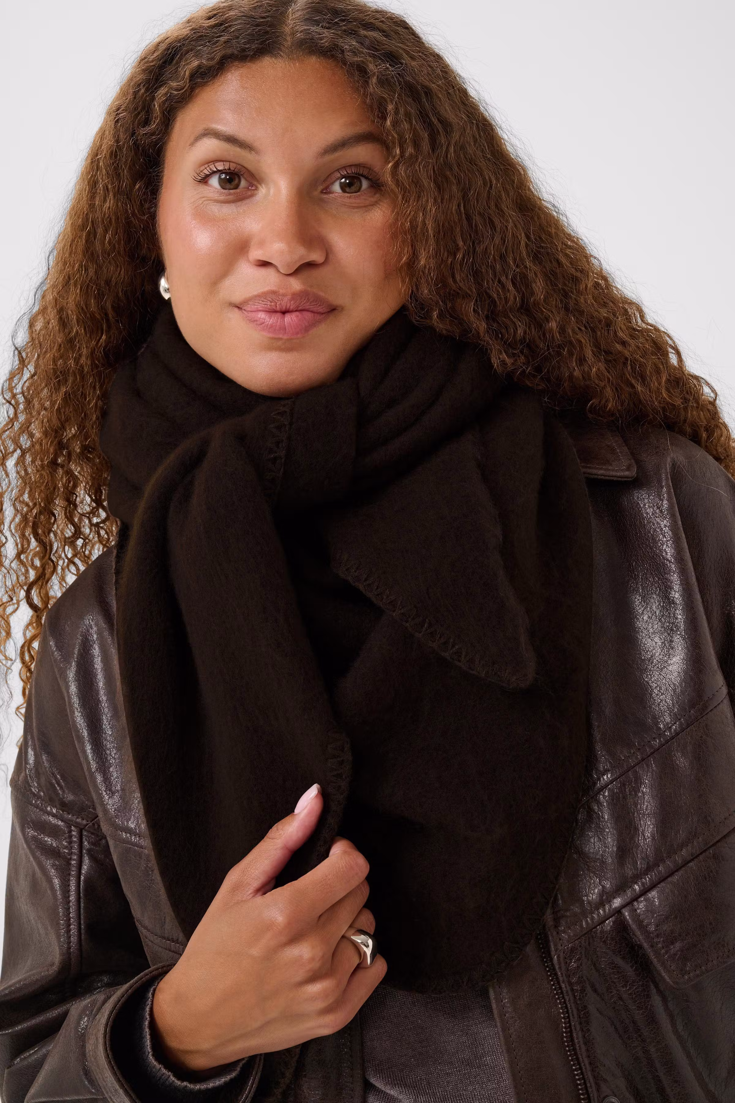 FalbertaSZ Shawl LOOKBOOK DETAIL 30515232-1910161