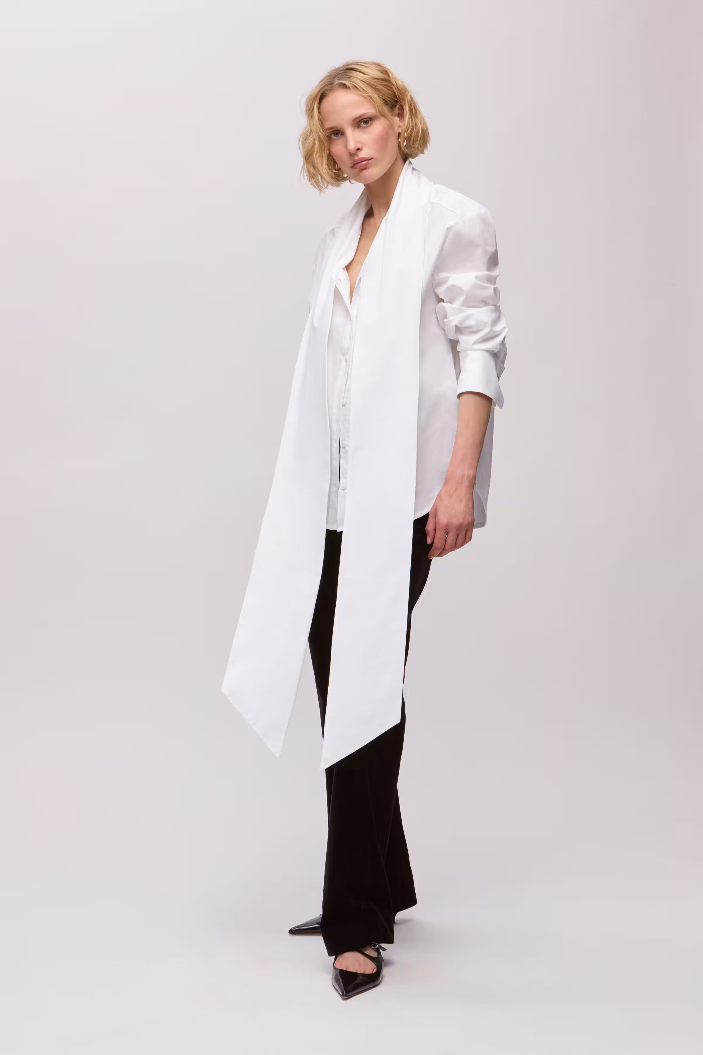 IOEvangeline Blouse LOOKBOOK FRONT 30600144-WH001