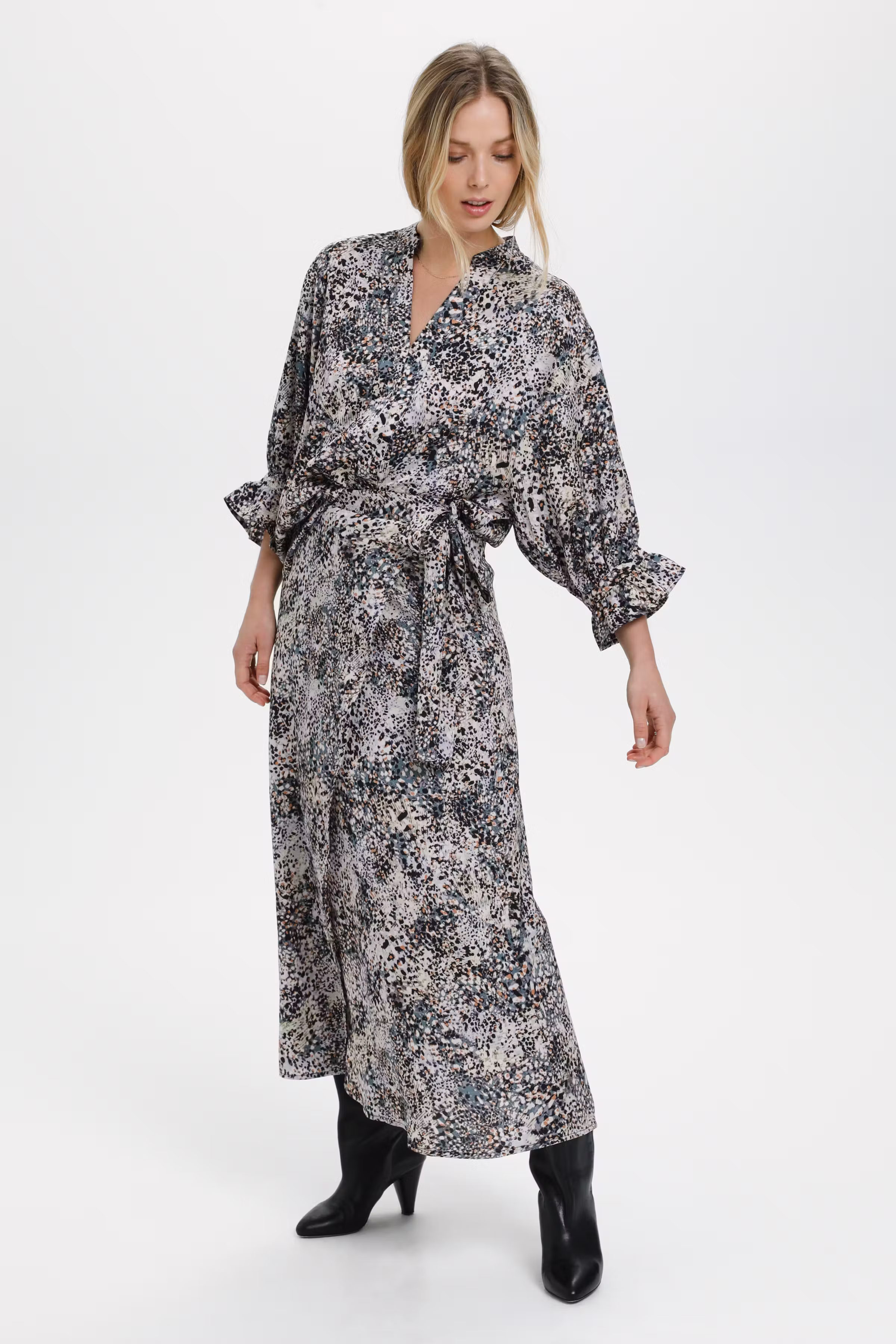 SLKarven Skjørt LOOKBOOK FRONT 30406161-301410