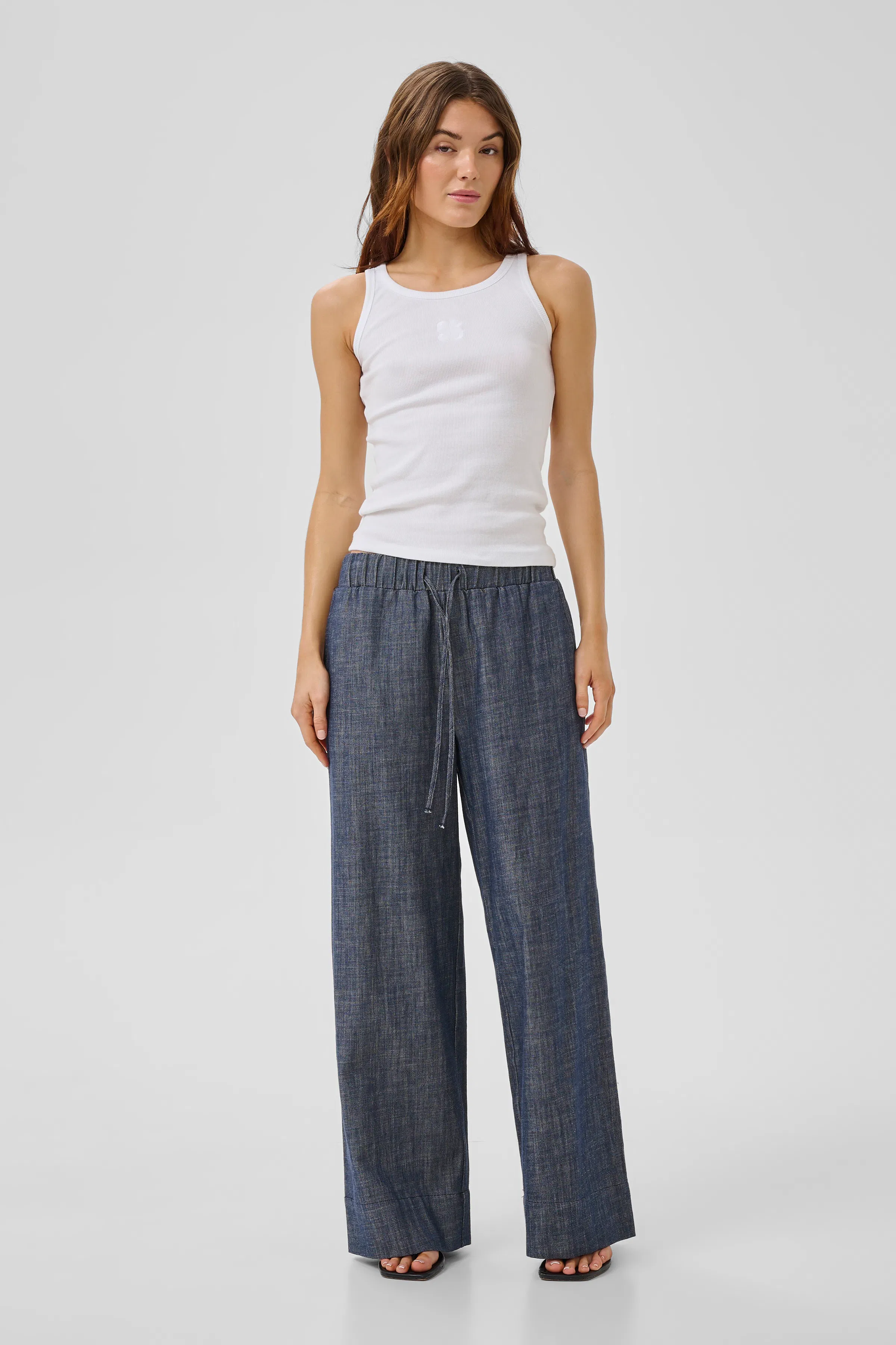 MWDazzie Trousers LOOKBOOK FRONT 10705611-100061