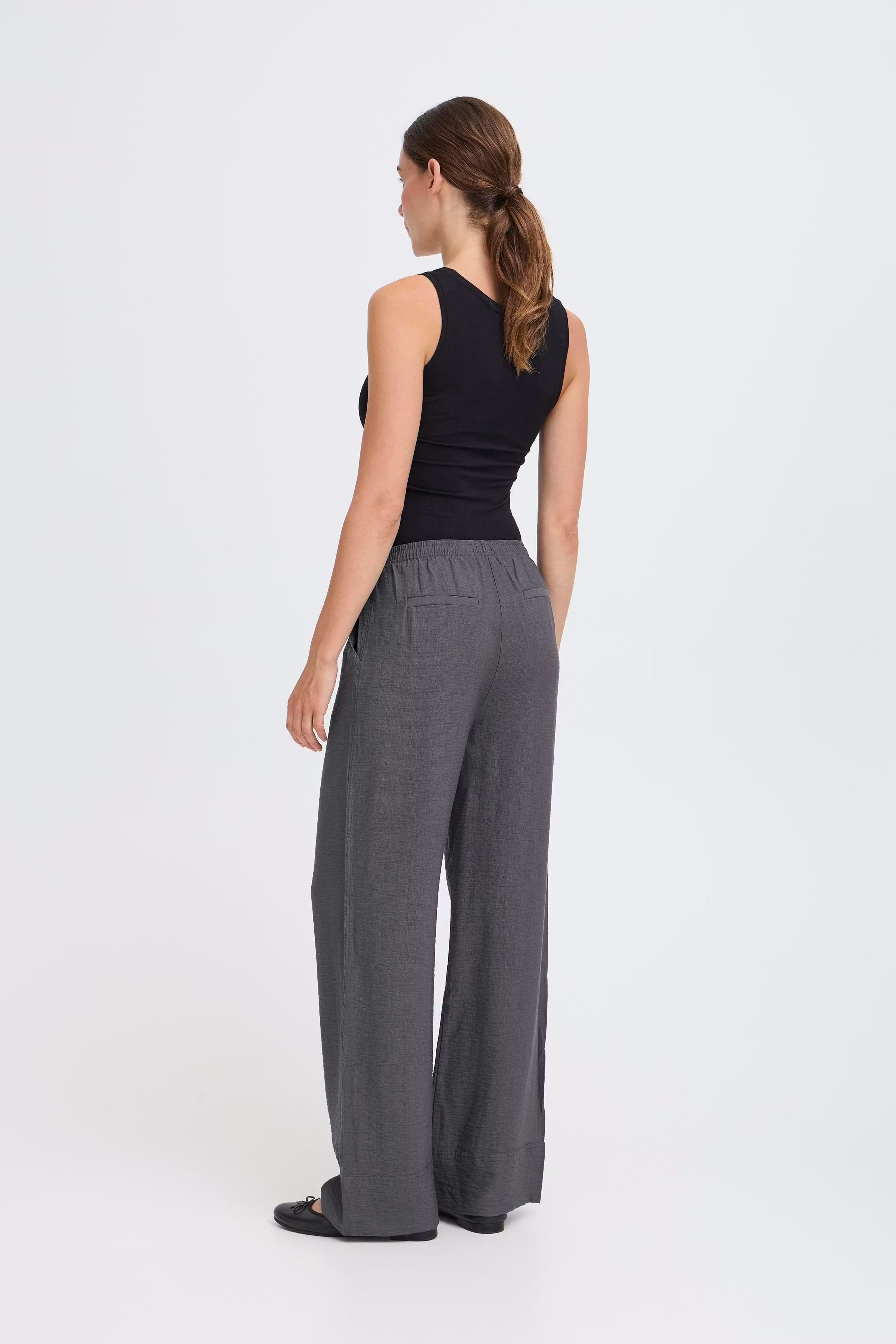 IHFAZIMA Trousers LOOKBOOK BACK 20124201-190203