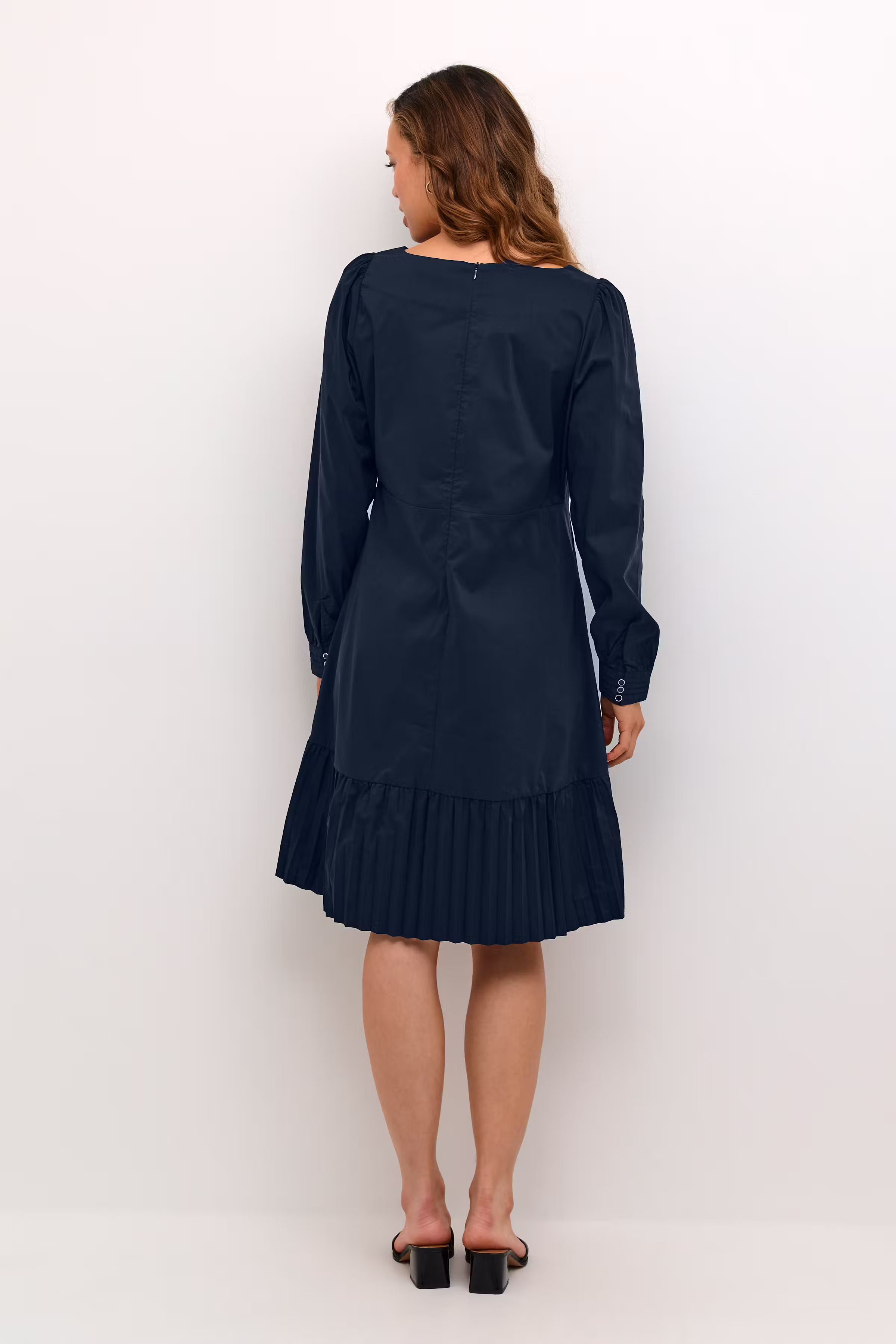 CUbeate Kjole LOOKBOOK BACK 50111419-193921