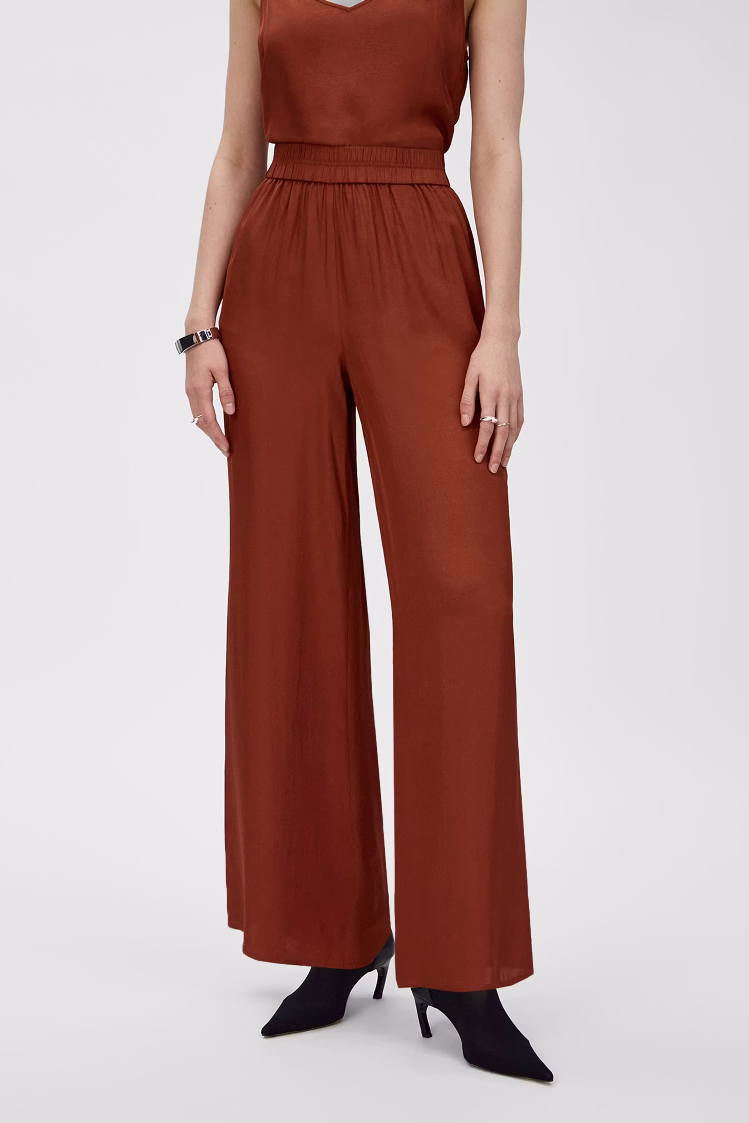 IOPIA Trousers LOOKBOOK FRONT 30600614-RE378