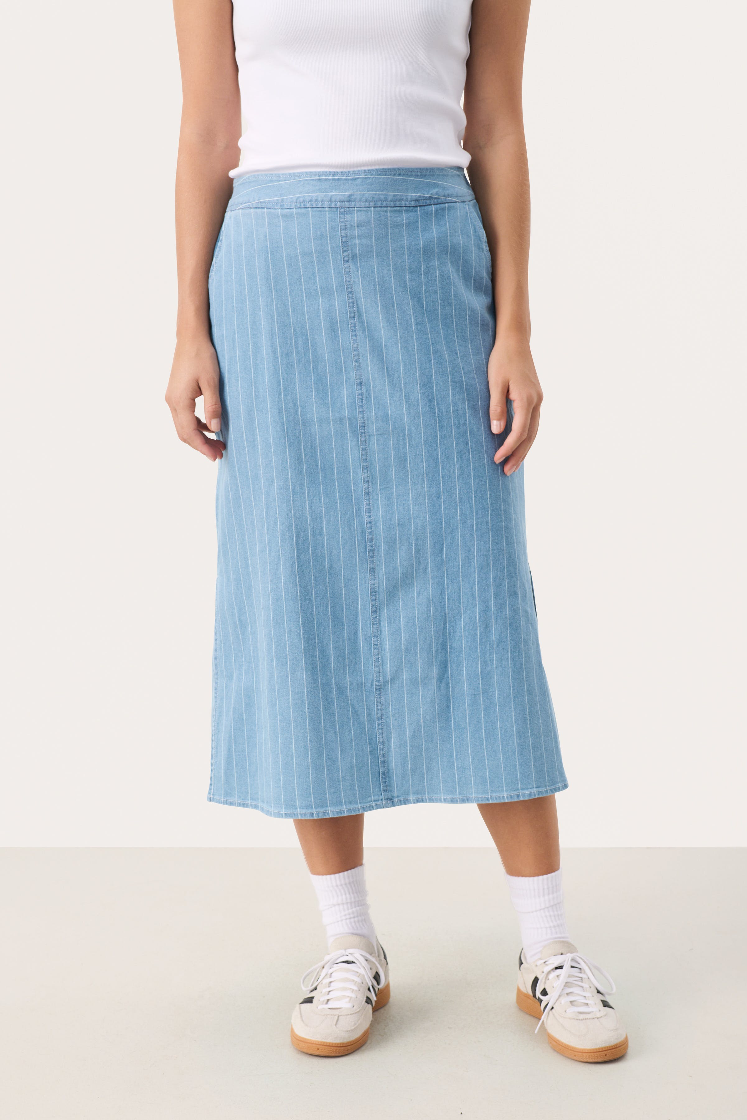 LizziePW Denim Skirt LOOKBOOK FRONT 30308878-304304