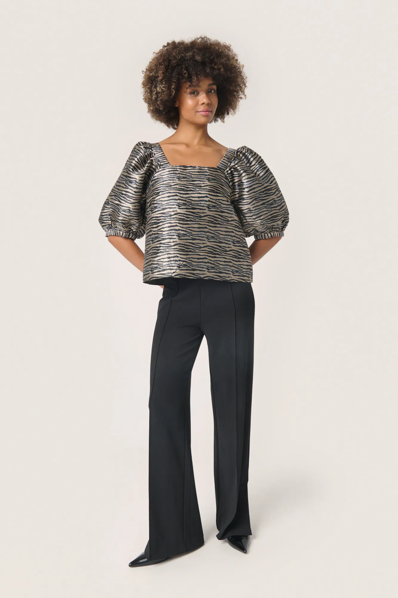SLElowen Blouse LOOKBOOK FRONT 30408146-302585