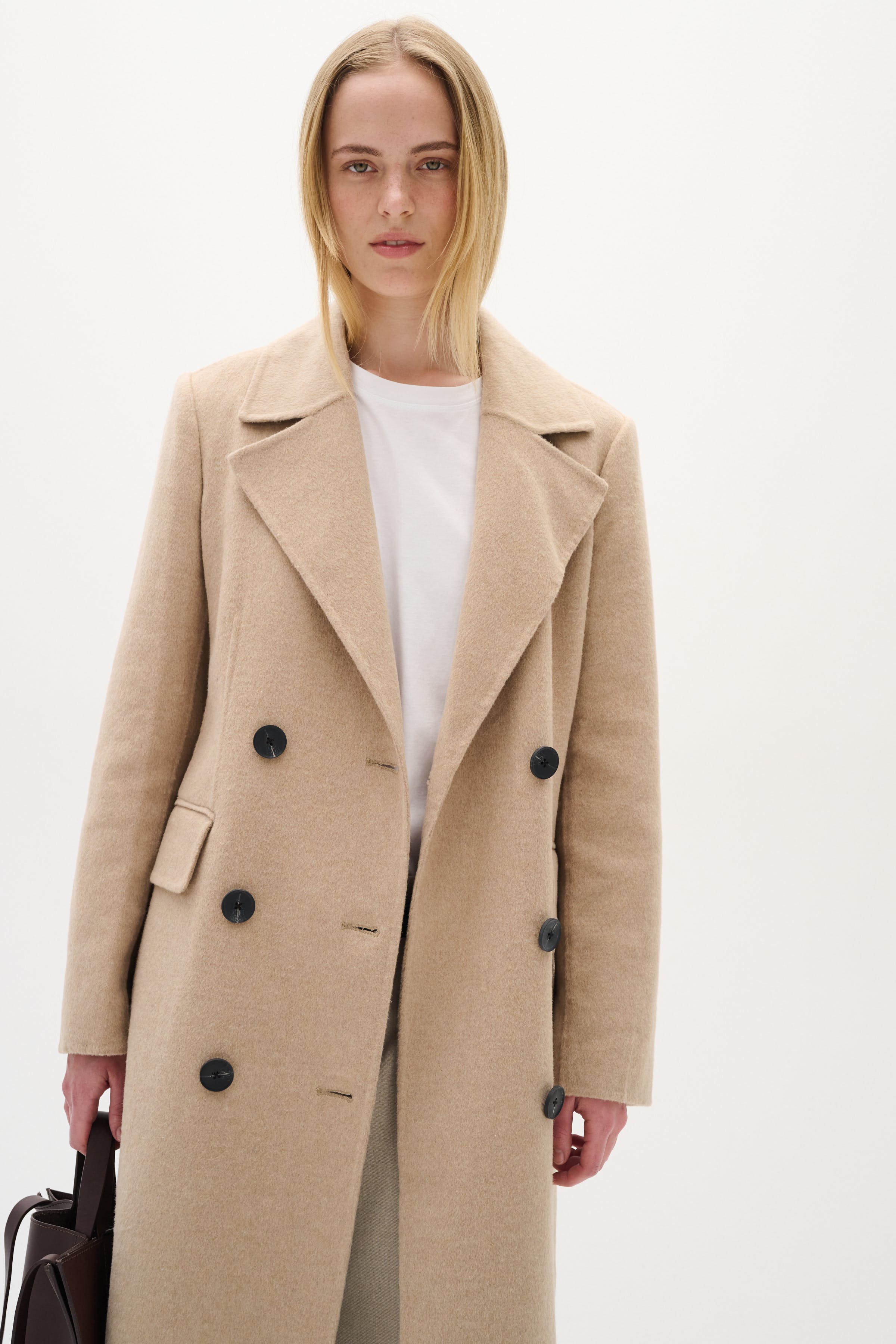 TanayIW Short coat in tobacco brown colour
