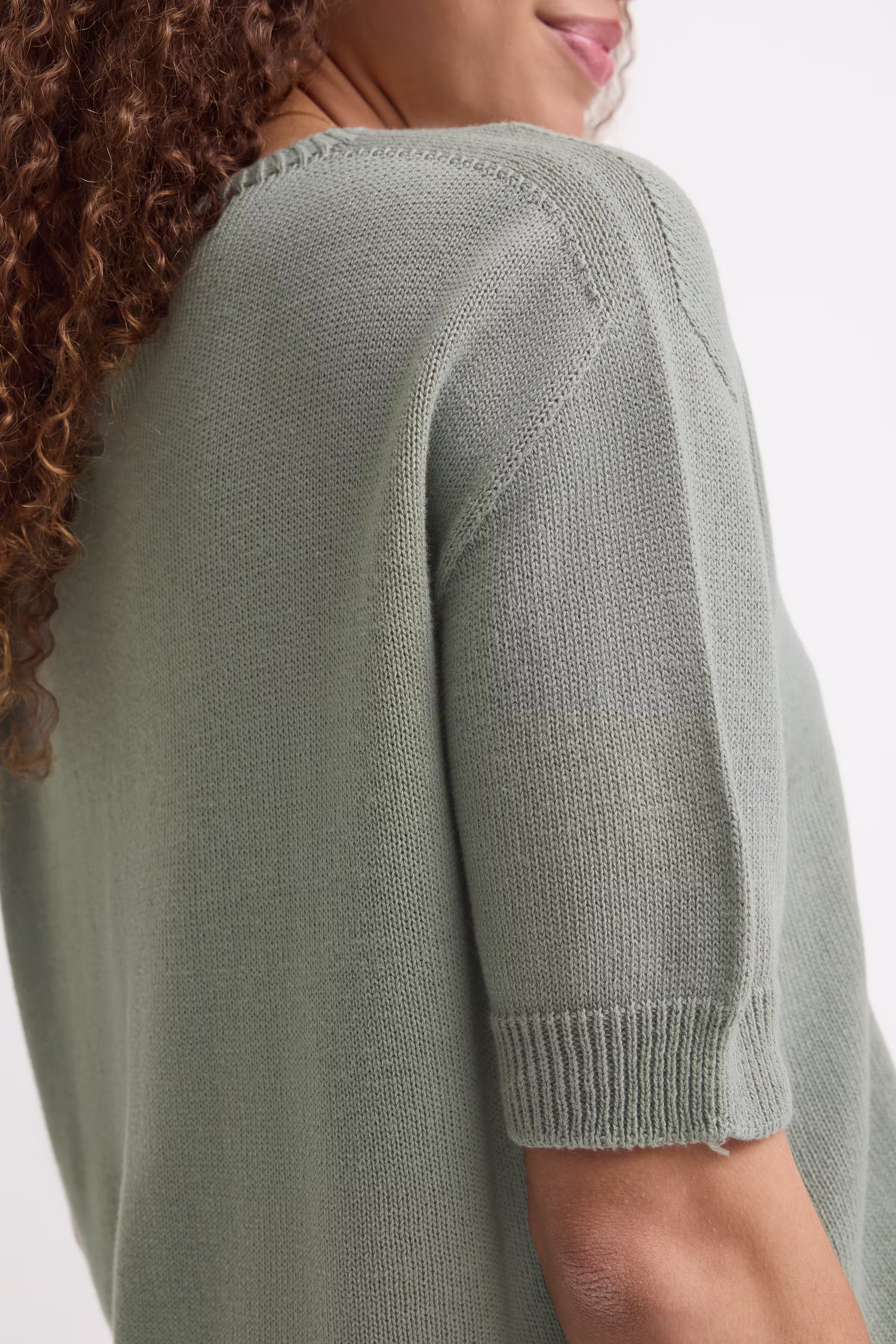 SBXTIKKA Pullover LOOKBOOK DETAIL 22101202-180515