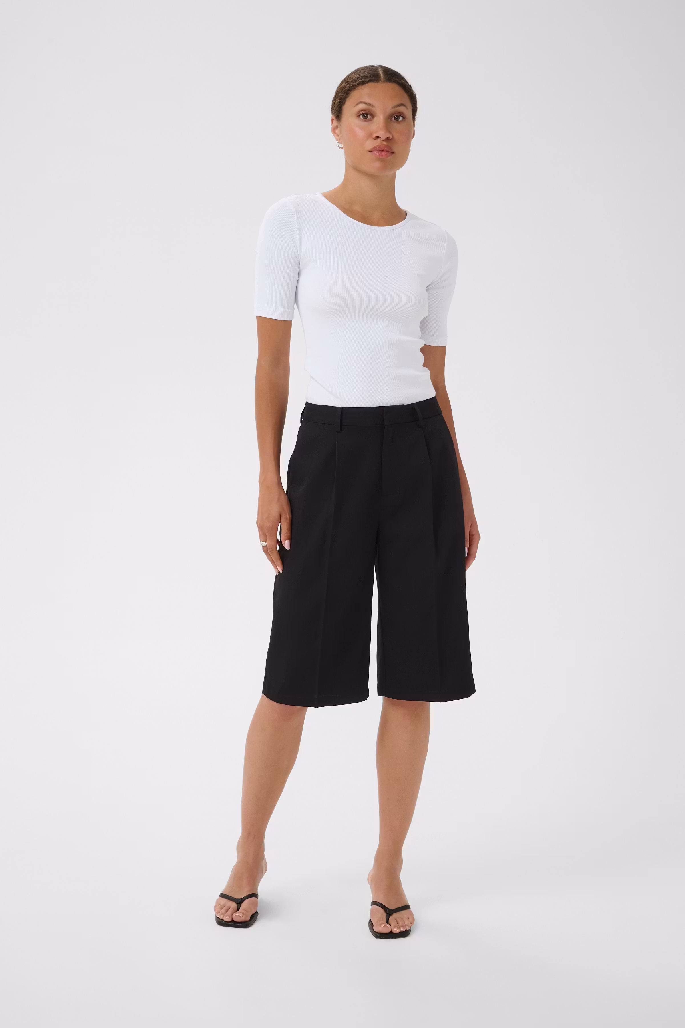 KAjulie Shorts LOOKBOOK FRONT 10513132-106480