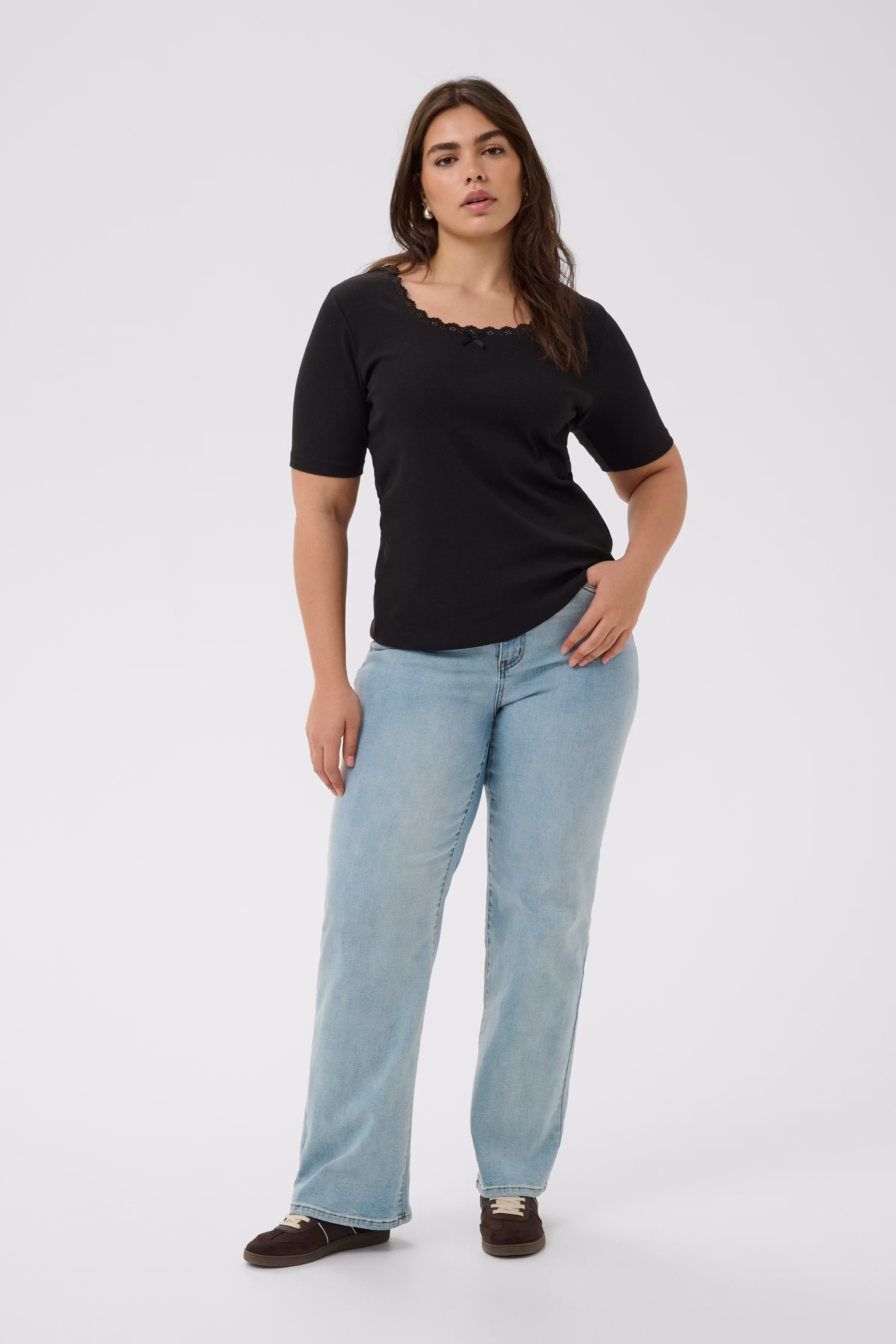 KCbritt T-shirt LOOKBOOK FRONT 10582305-100121