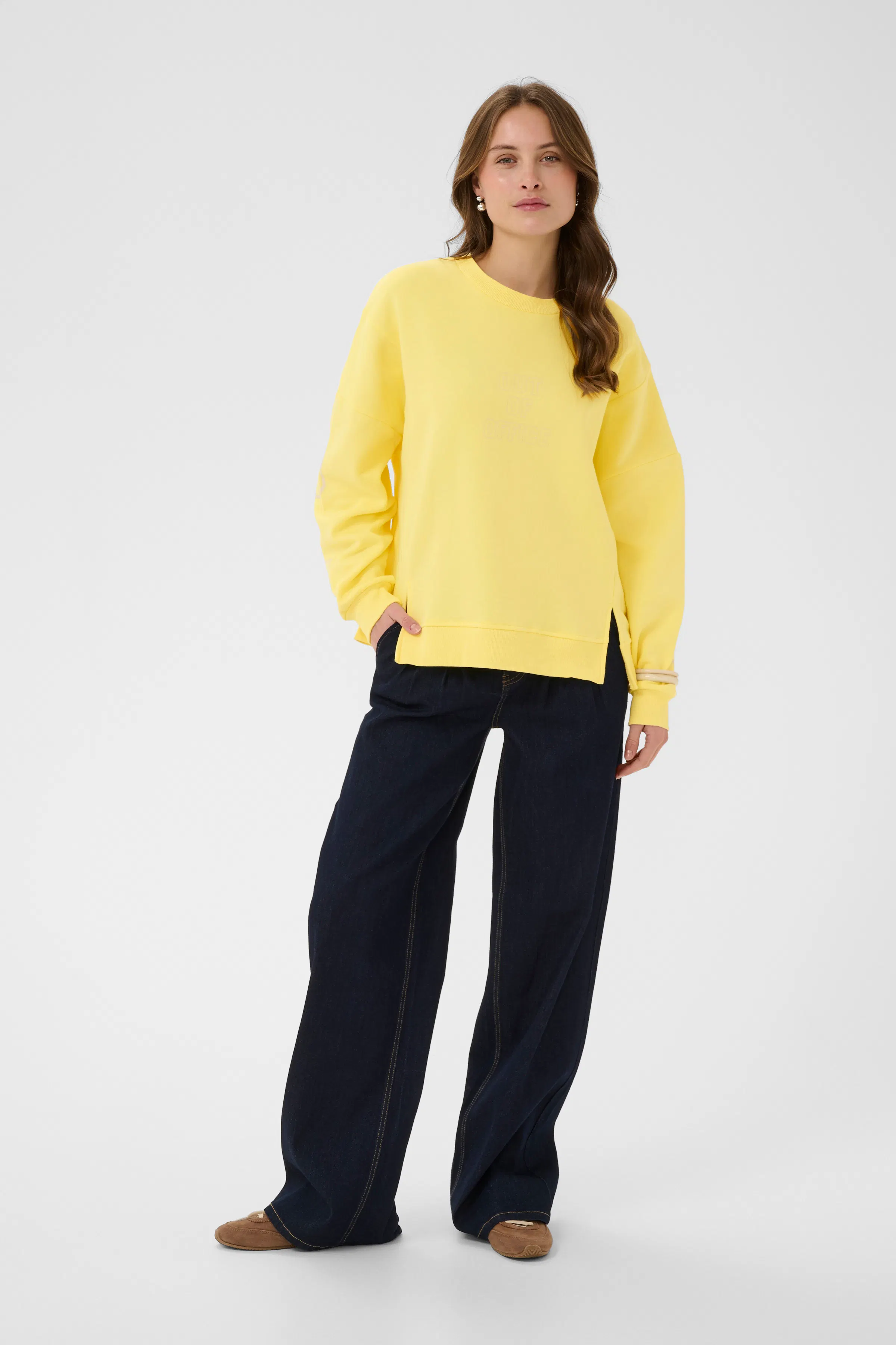 CUangela Sweatshirt LOOKBOOK FRONT 50112921-120711