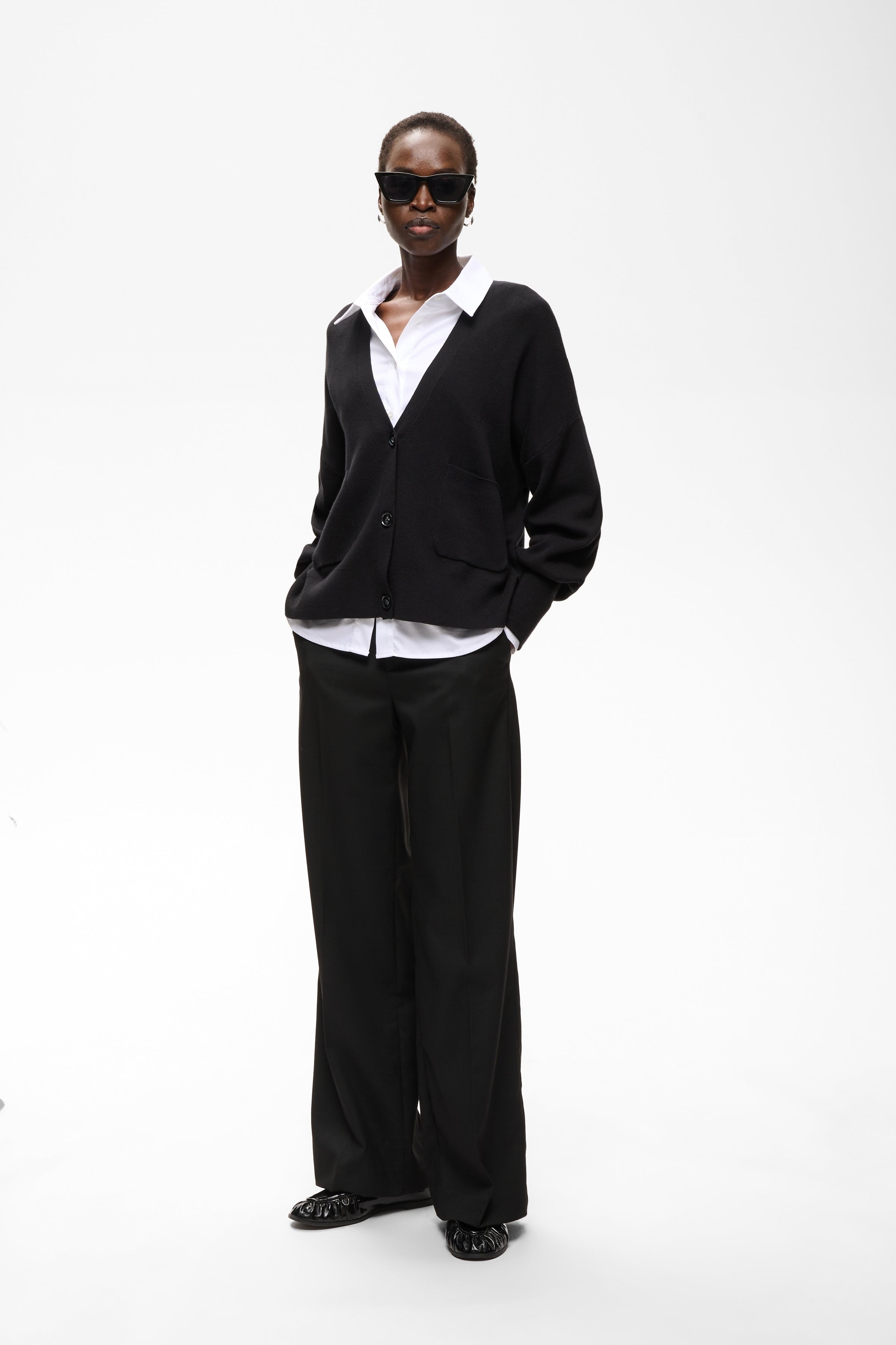 TenleyIW Cardigan LOOKBOOK FRONT 30107825-194008
