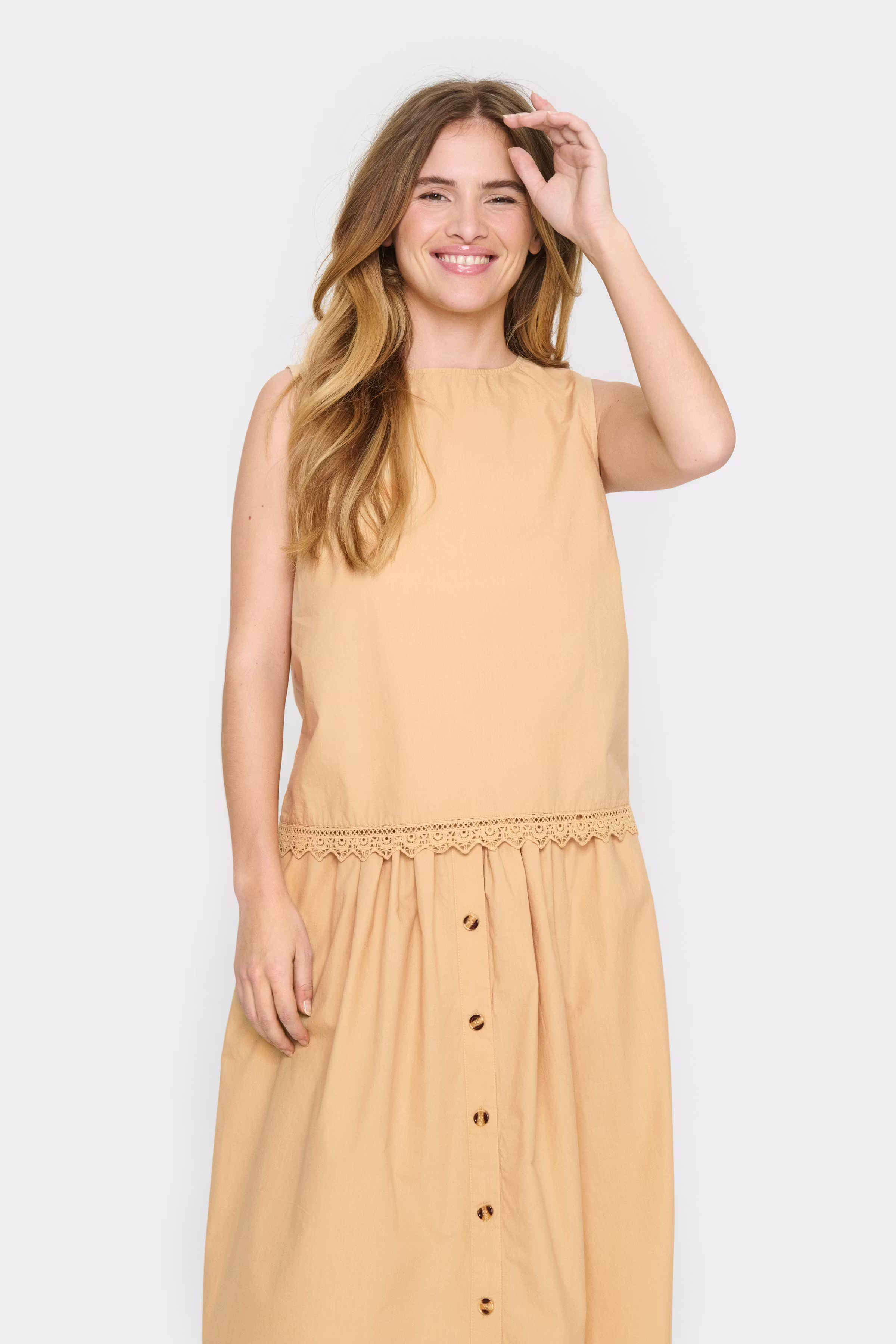 ElvySZ Top LOOKBOOK FRONT 30513205-160920