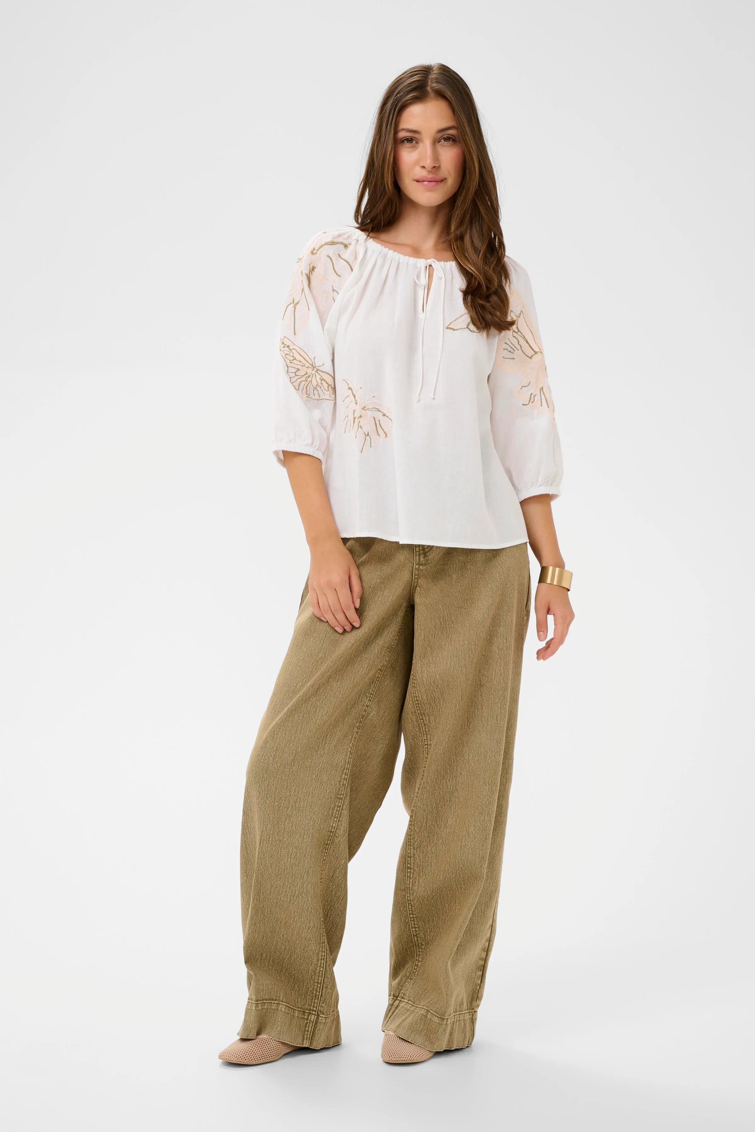 CRBrianna Bluse LOOKBOOK FRONT 10614856-110602