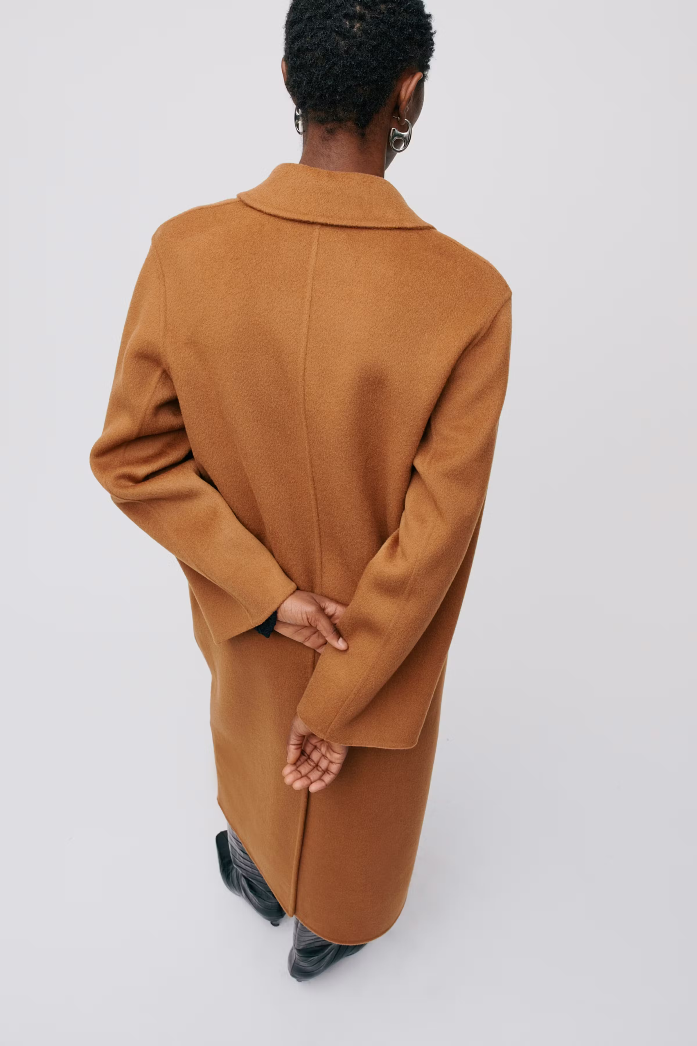 CLARA Coat LOOKBOOK BACK 30600563-BR217