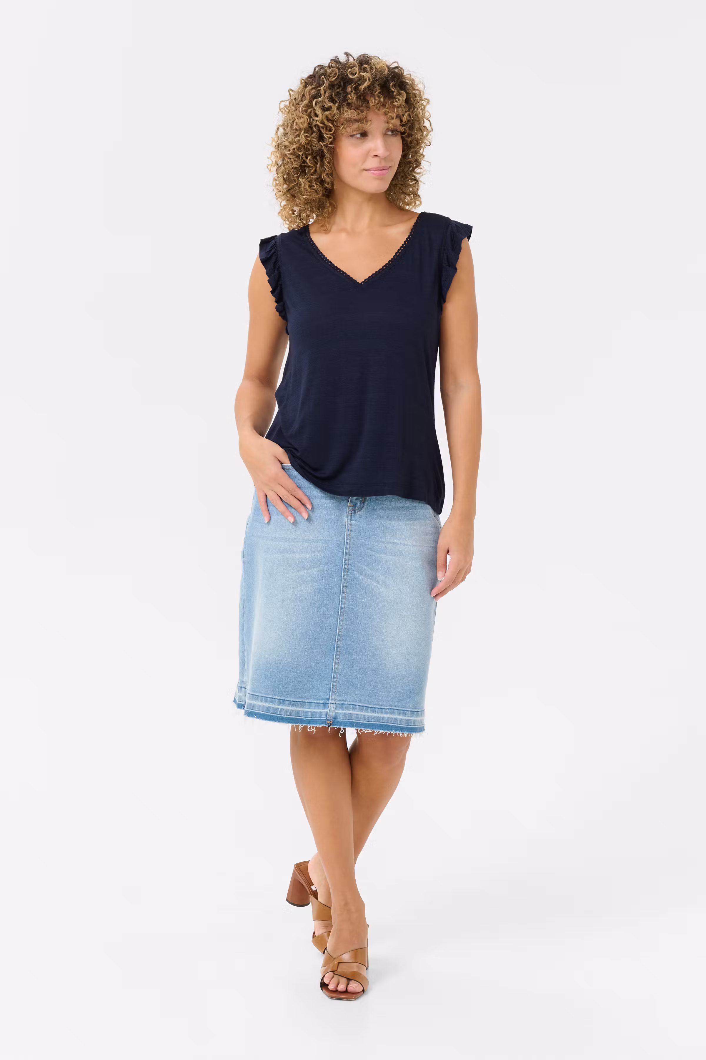 CRLuna Top LOOKBOOK FRONT 10609810-193923