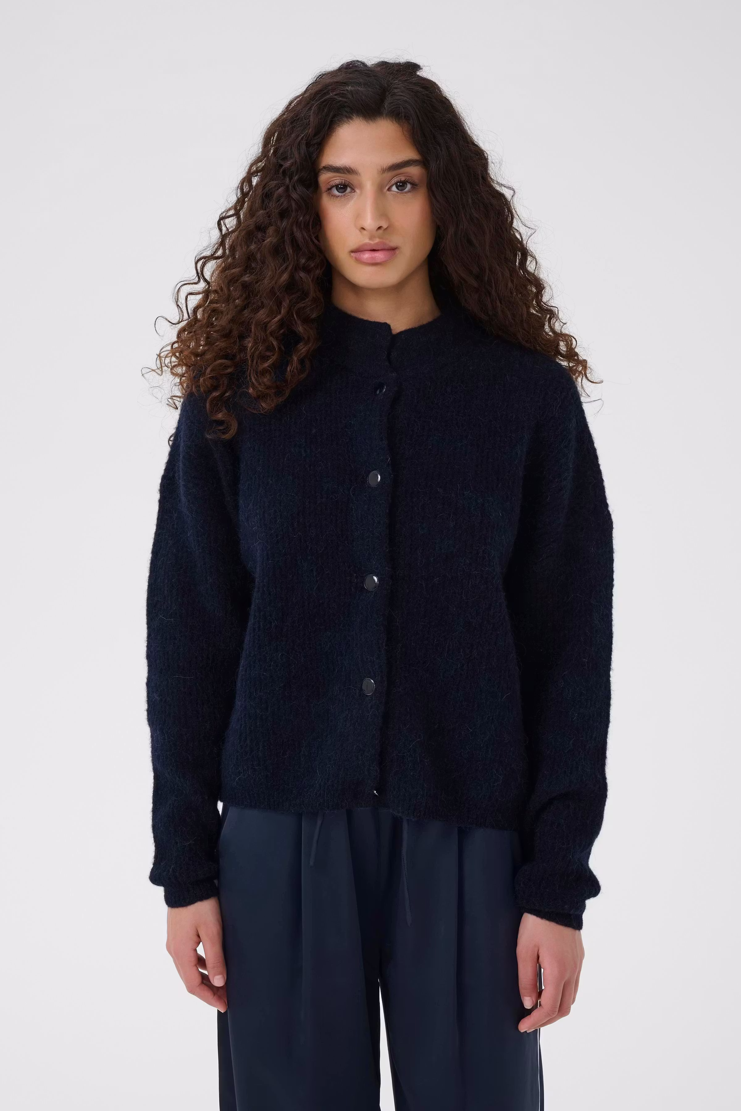 AlphaGZ Cardigan LOOKBOOK FRONT 10906463-108935