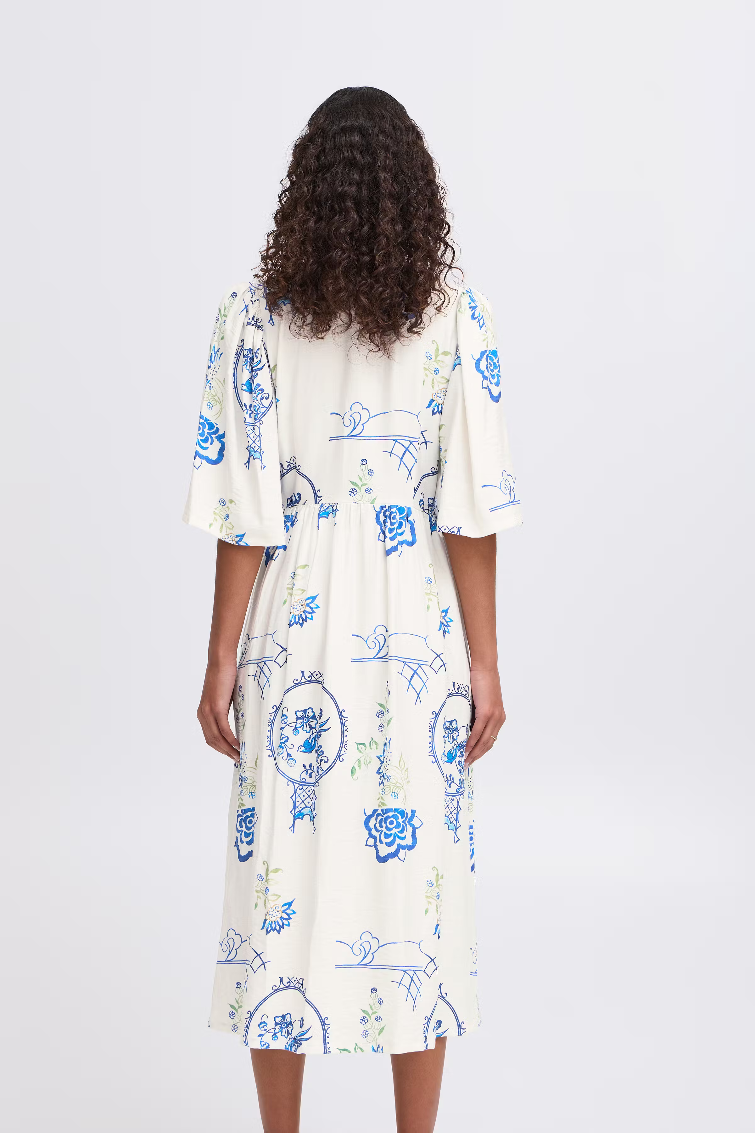 IHLUCIE Kjole LOOKBOOK BACK 20122796-204369