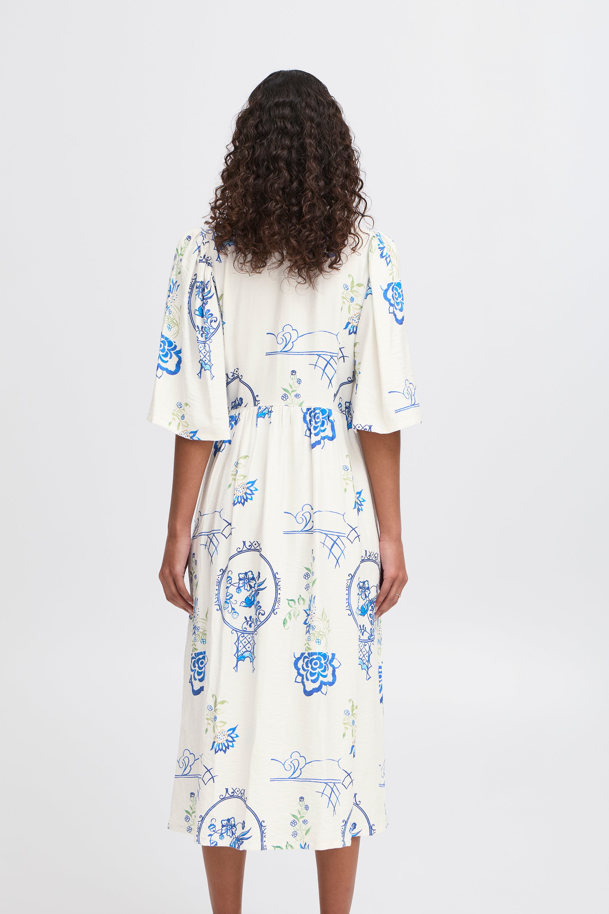 IHLUCIE Kjole LOOKBOOK BACK 20122796-204369