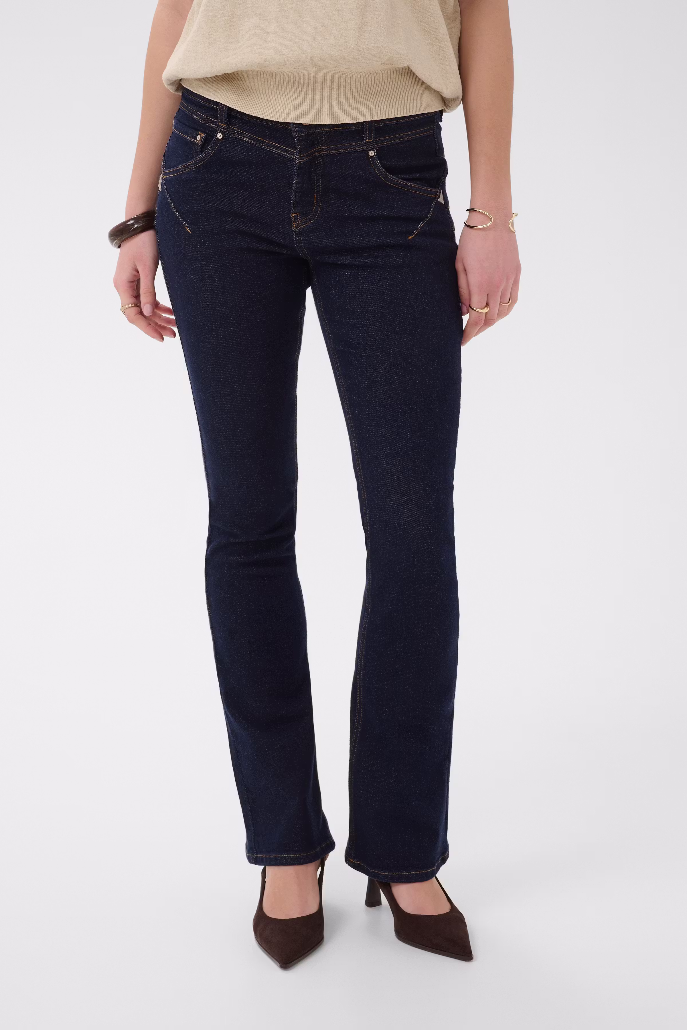 CRAmalie Bootcut Jeans LOOKBOOK FRONT 10650697-109555
