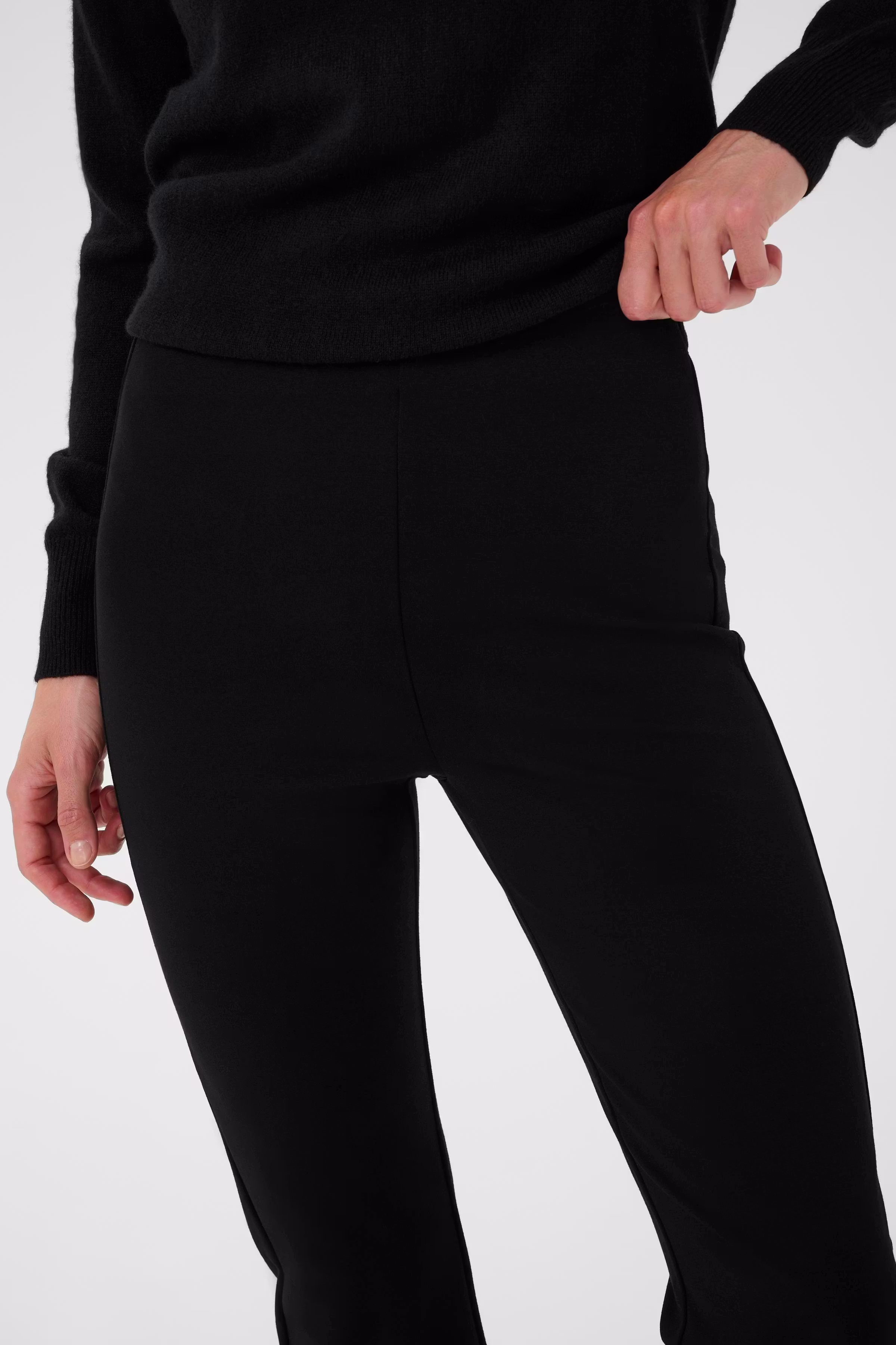 GaigIW Trousers LOOKBOOK DETAIL 30111070-194008