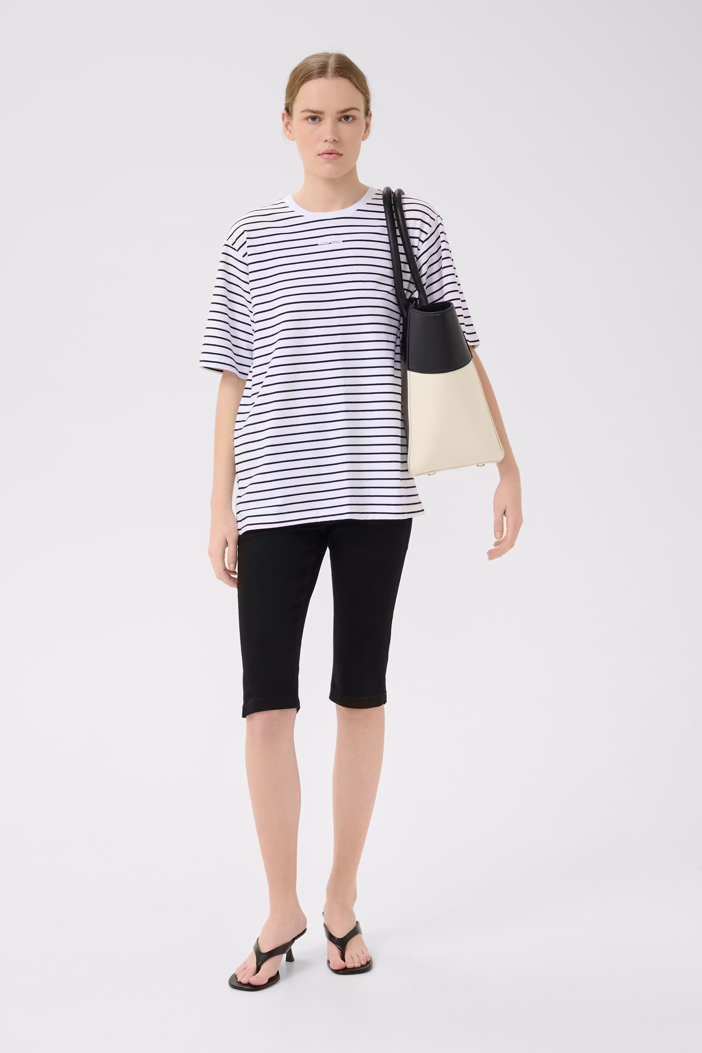 SamurillyGZ T-shirt LOOKBOOK FRONT 10909343-106159