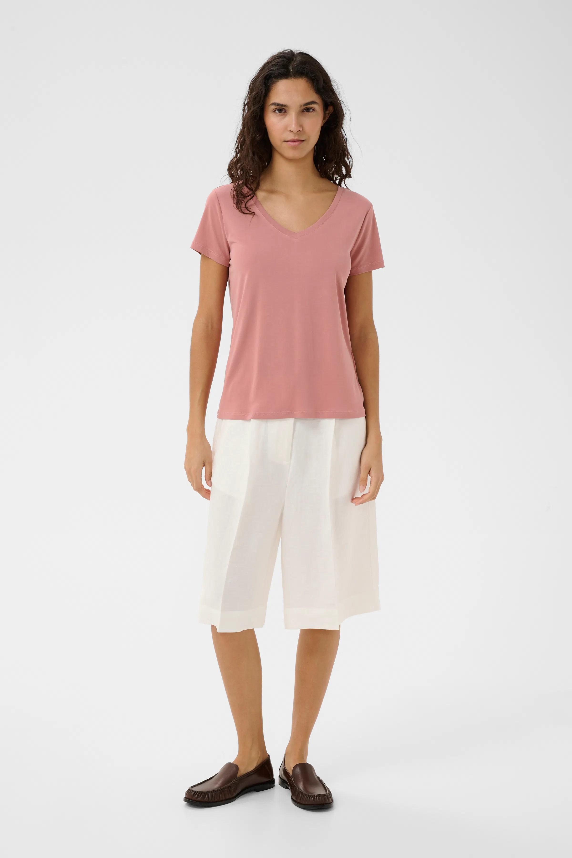 SLColumbine V-neck T-shirt LOOKBOOK FRONT 30404284-171514