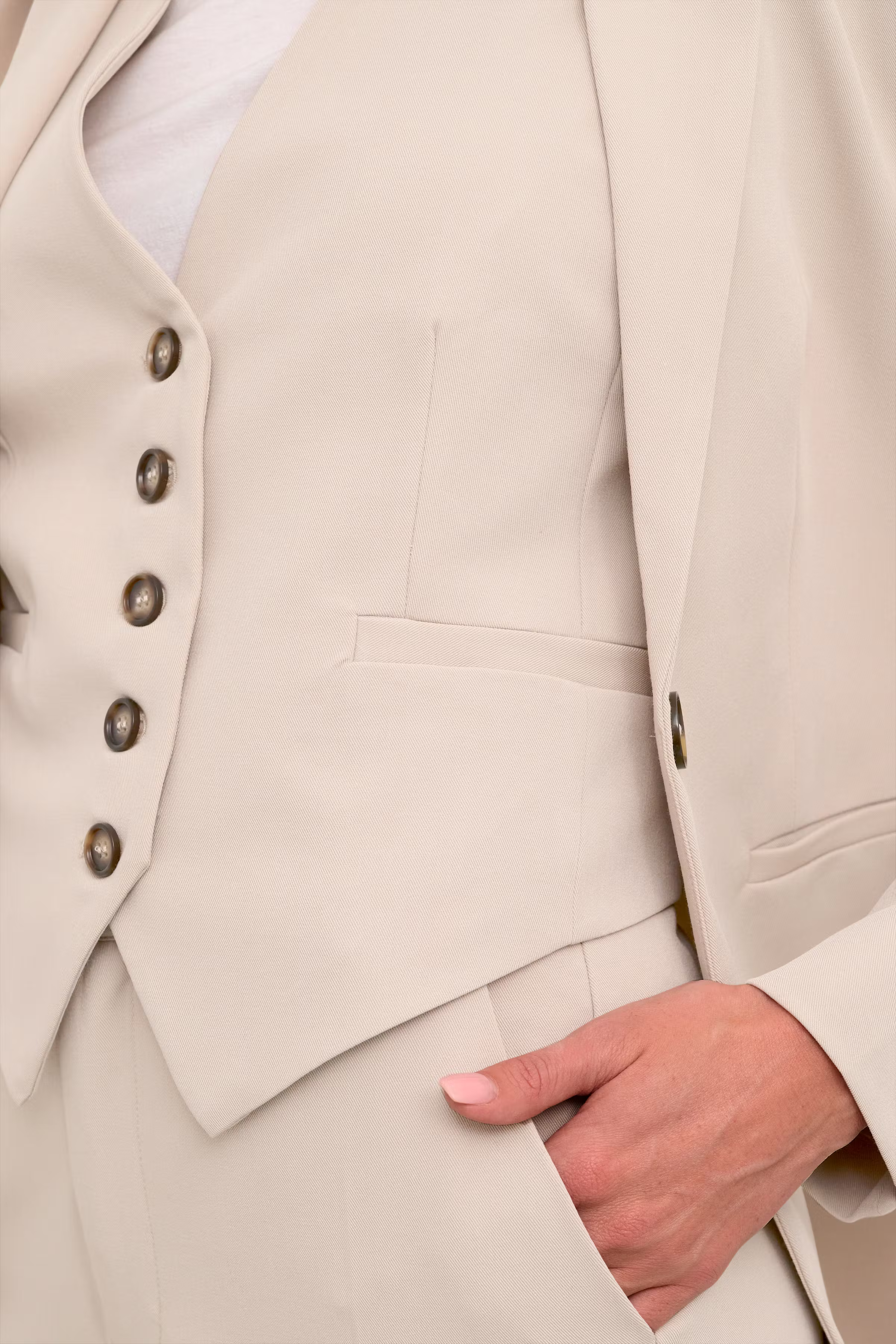 KAsakura Vest LOOKBOOK DETAIL 10507907-151305