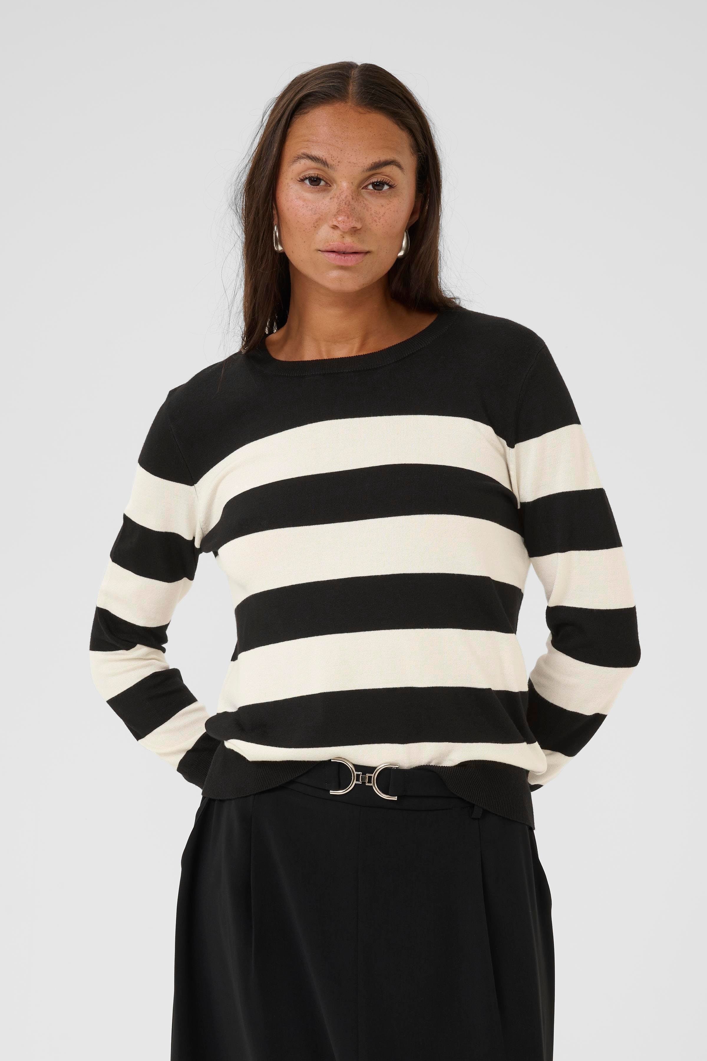 KAlizza Pullover LOOKBOOK FRONT 10509065-108420