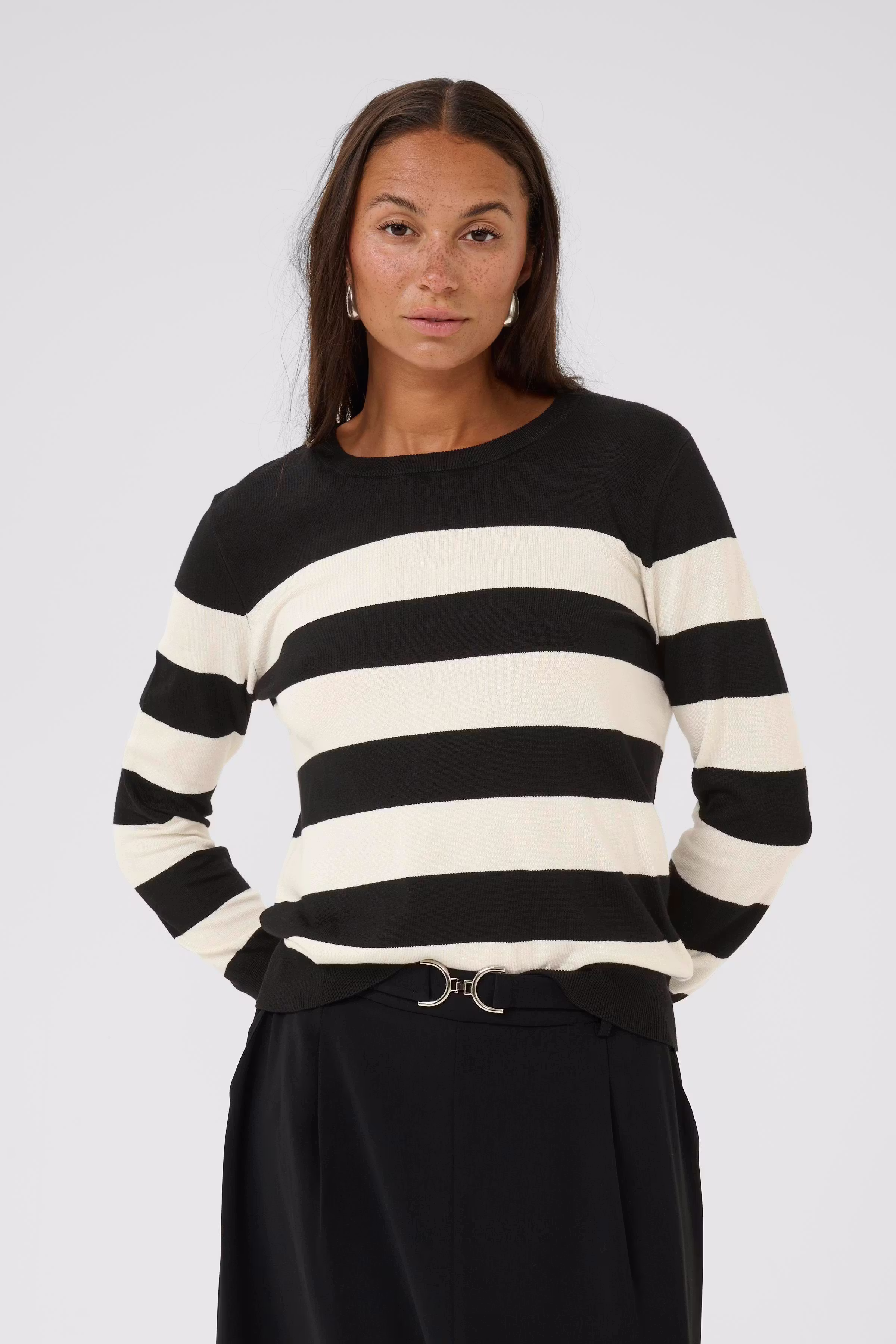 KAlizza Pullover LOOKBOOK FRONT 10509065-108420