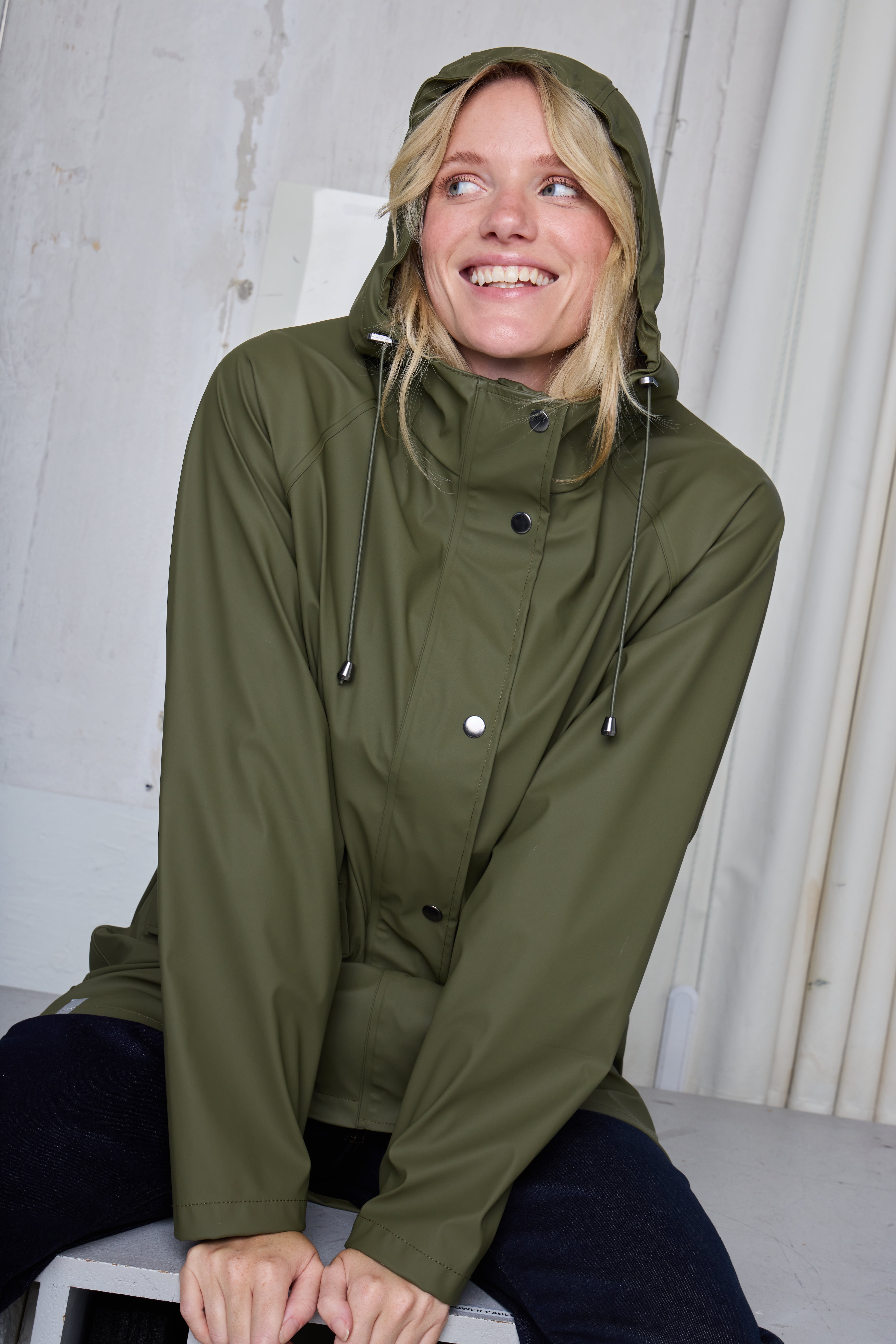 IHTAZI RAINCOAT LOCATION NONE 20102965-13024