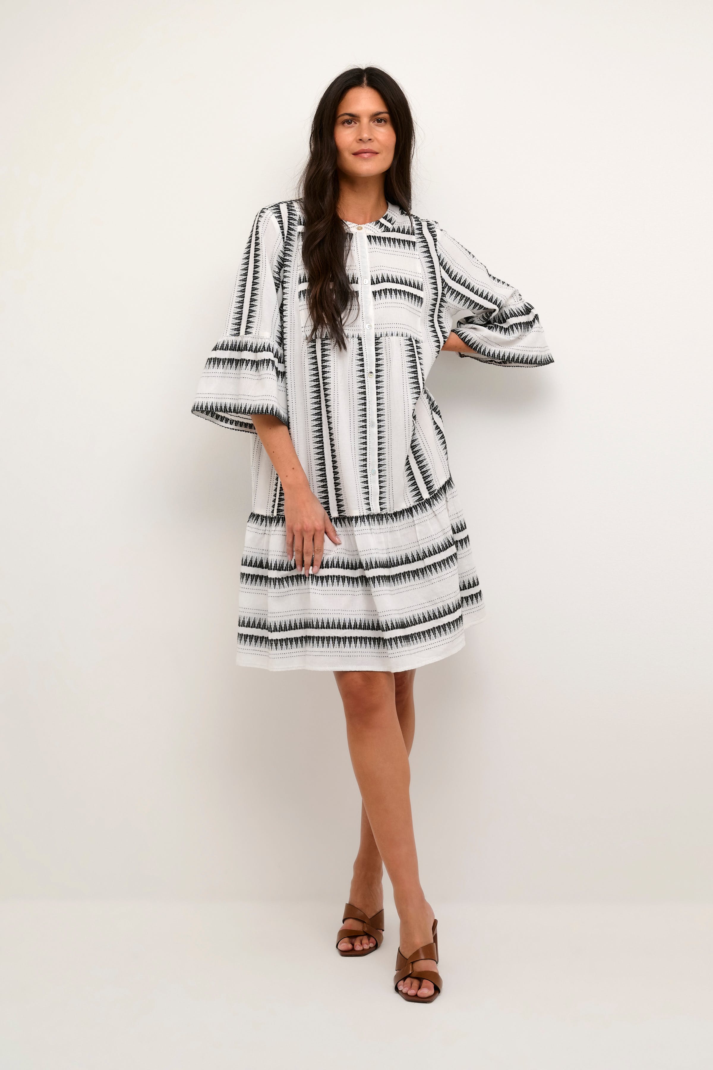 CRIna Robe LOOKBOOK FRONT 10611561-104438