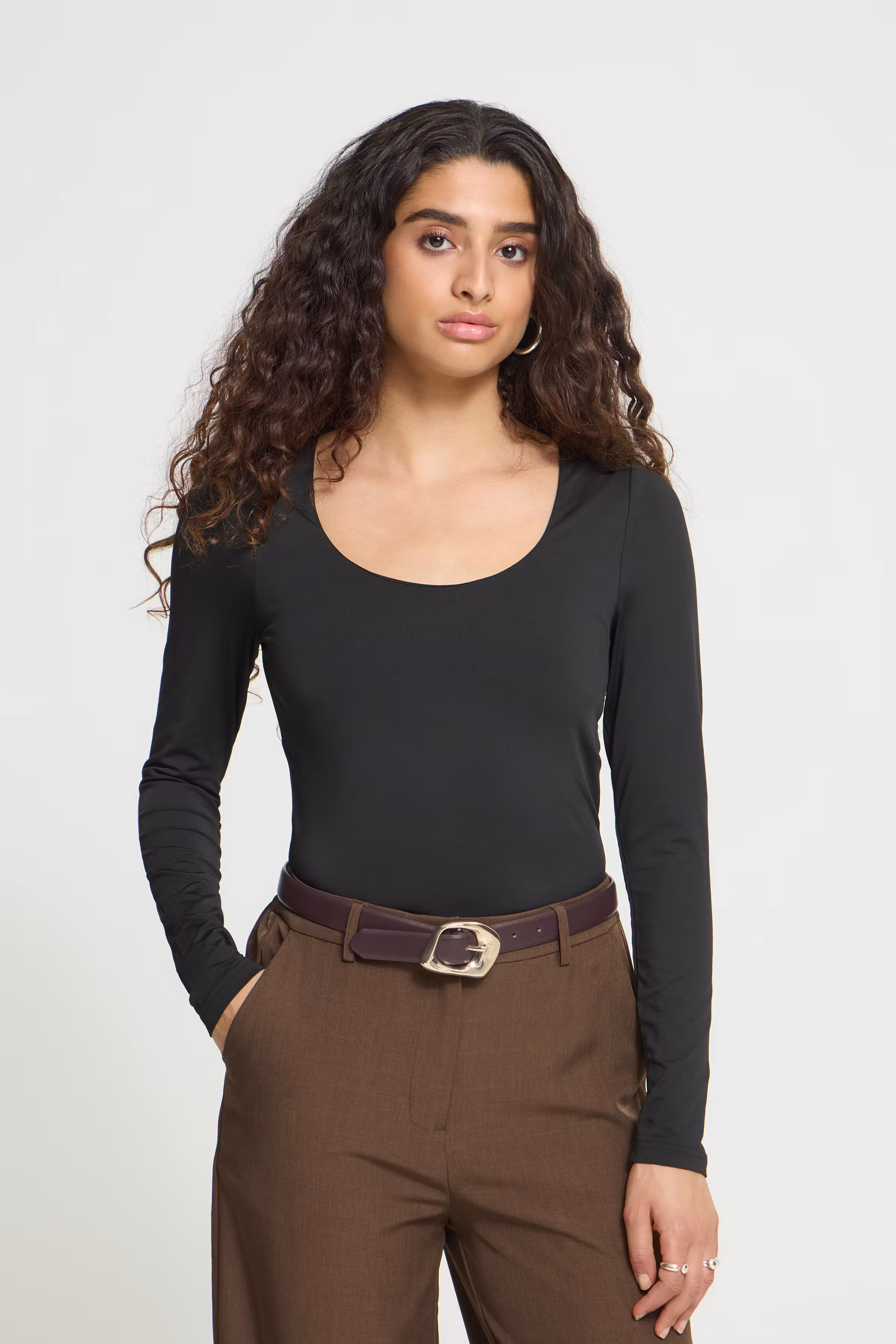 IALUISA Belte LOOKBOOK FRONT 20126517-191419