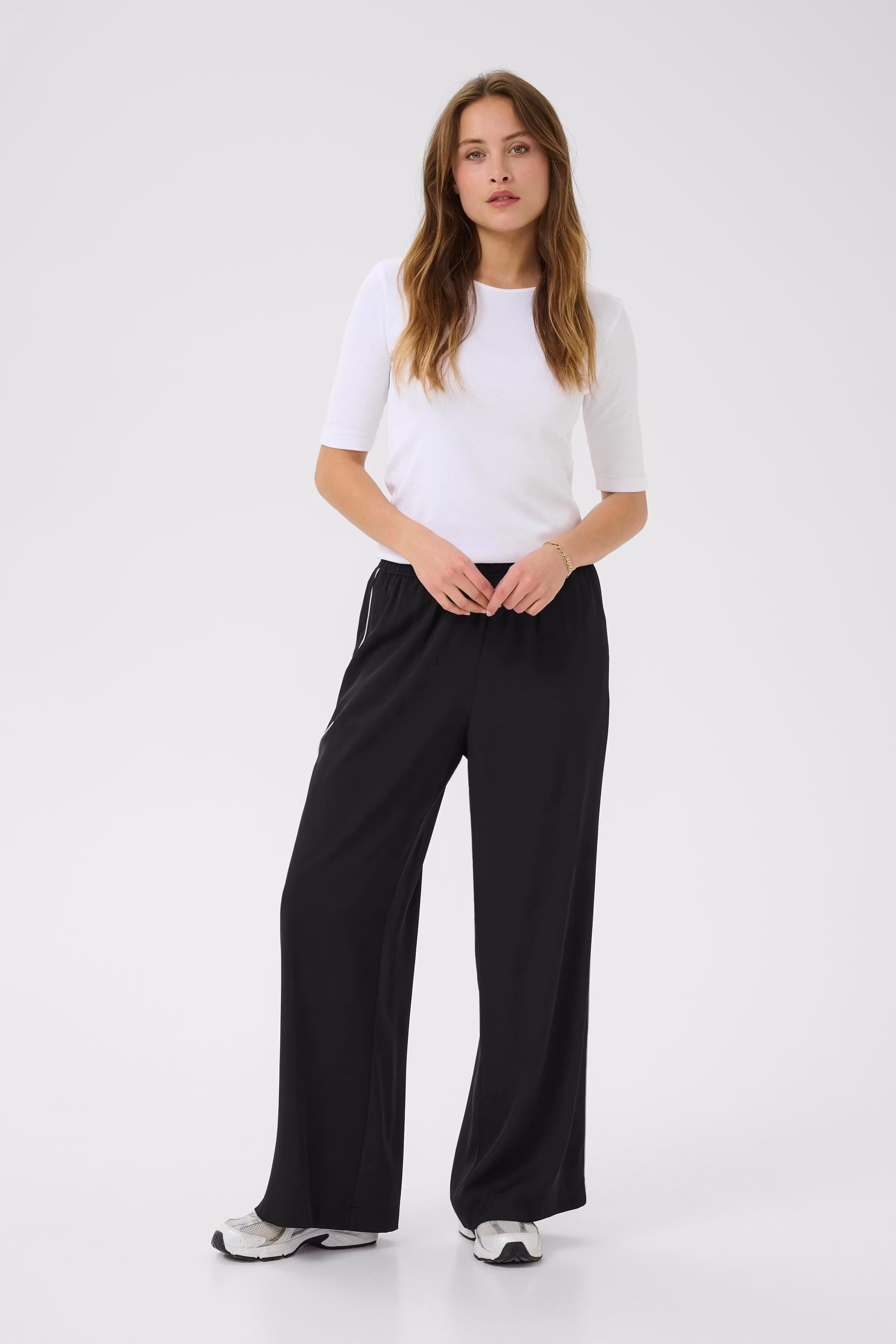 KAtessa Hose LOOKBOOK FRONT 10510245-100121