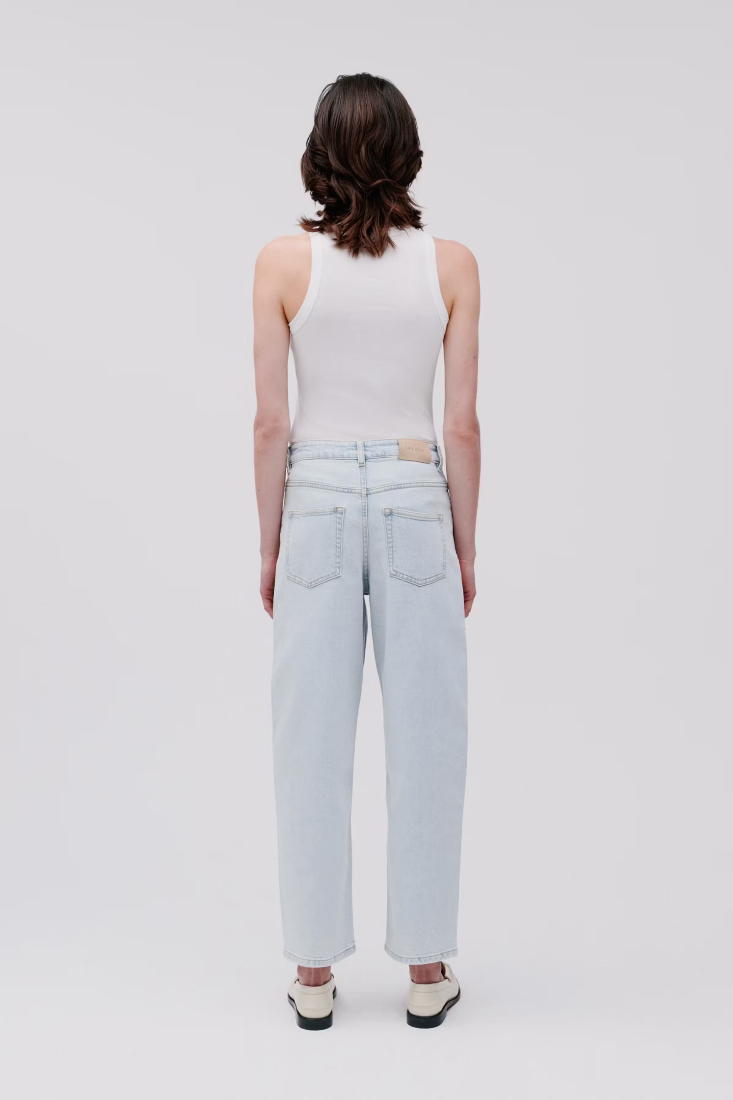 IOPETRA JEANS LOOKBOOK BACK 30600612-BL806