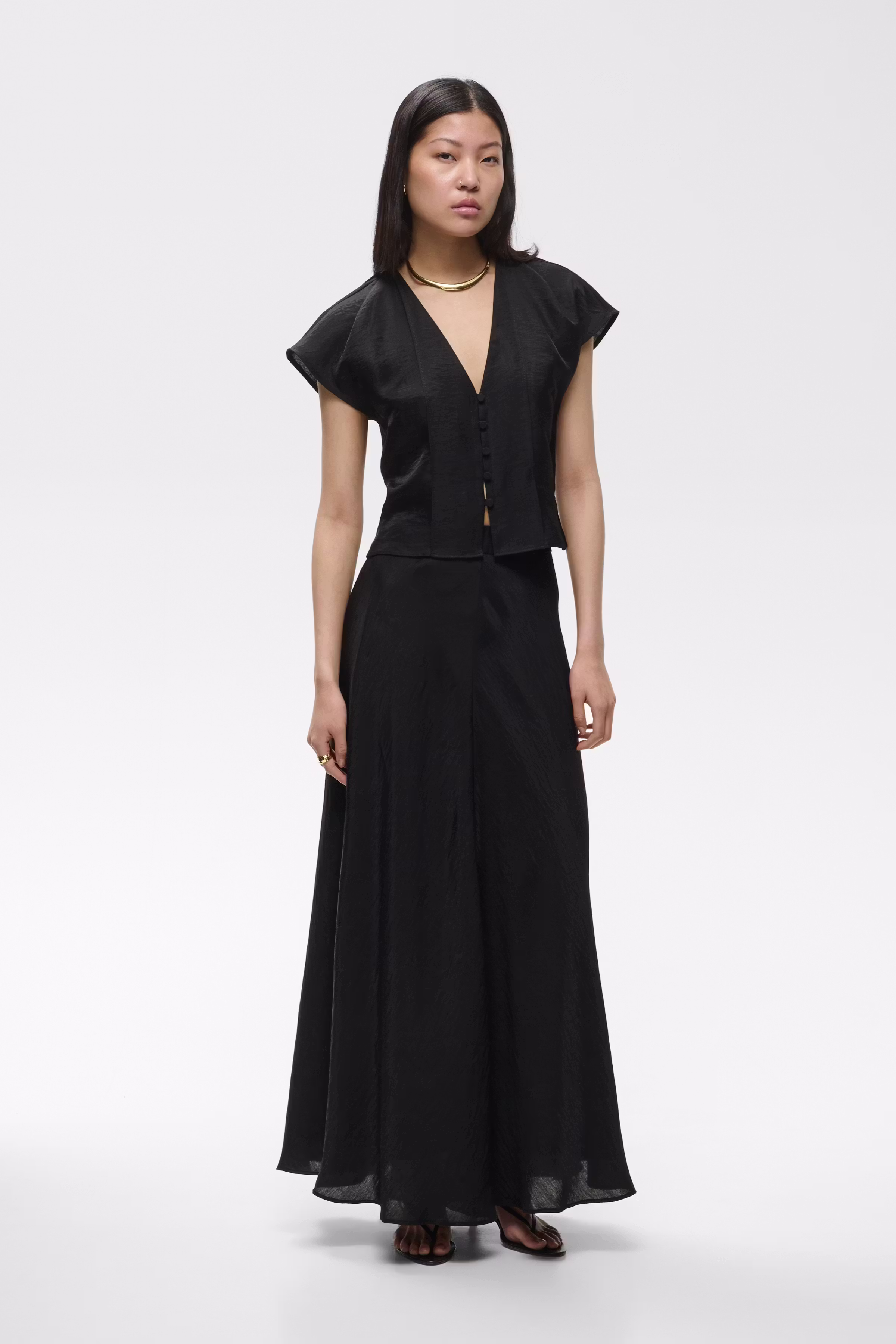 IOSOFIA Skirt LOOKBOOK FRONT 30600651-BK999