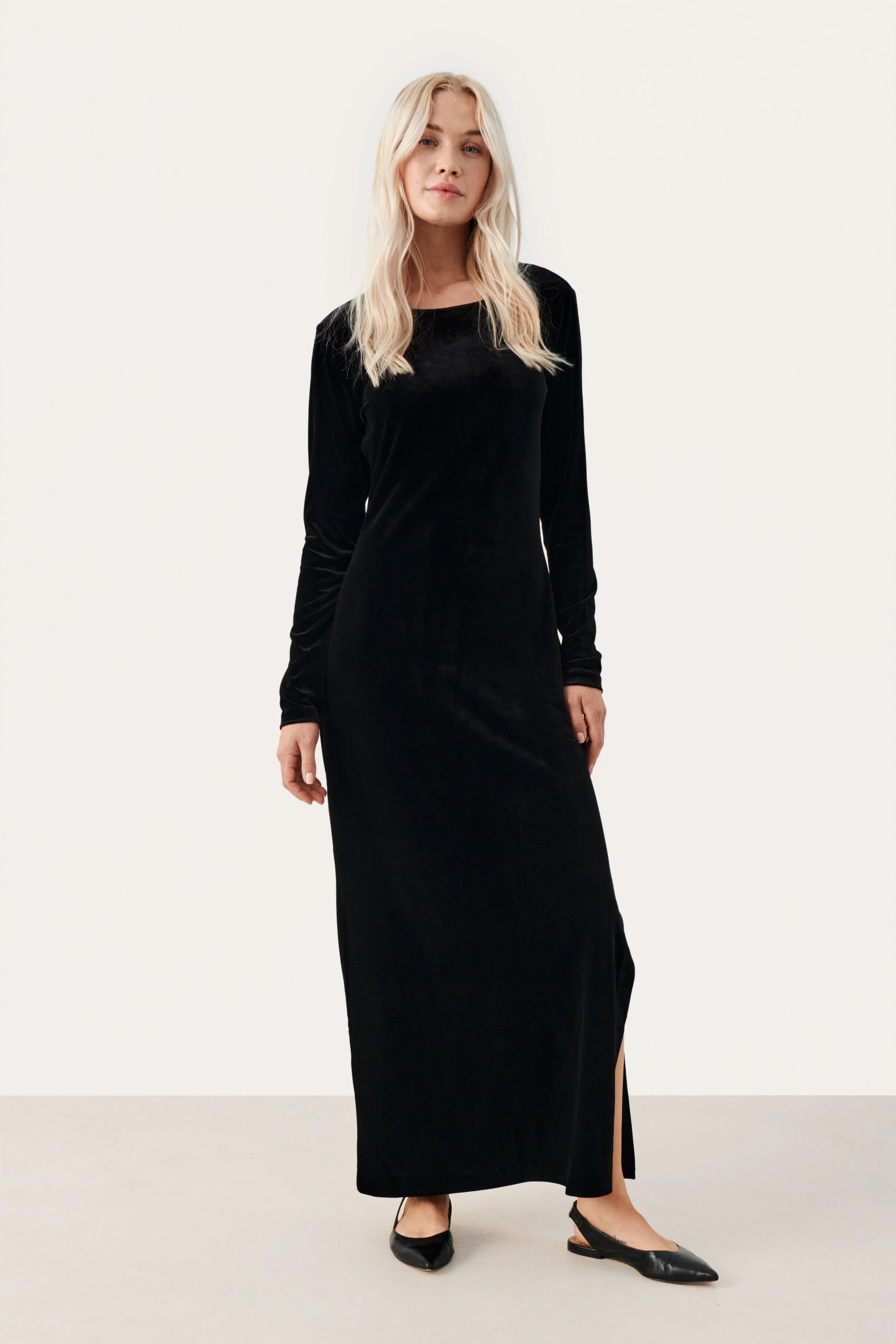 PoloniaPW Long dress in black colour