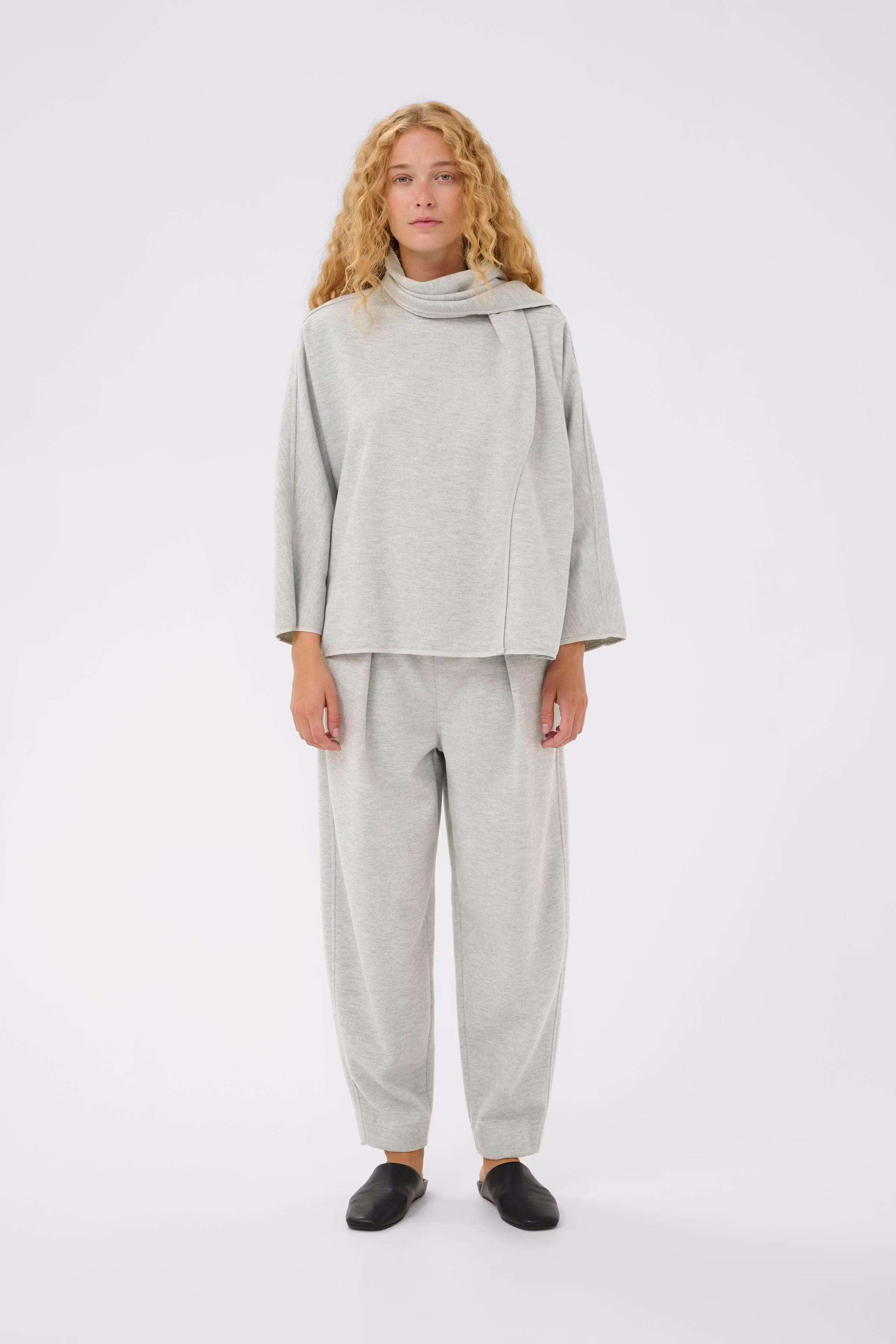 TWIGGYIW Poncho LOOKBOOK FRONT 30112262-300285