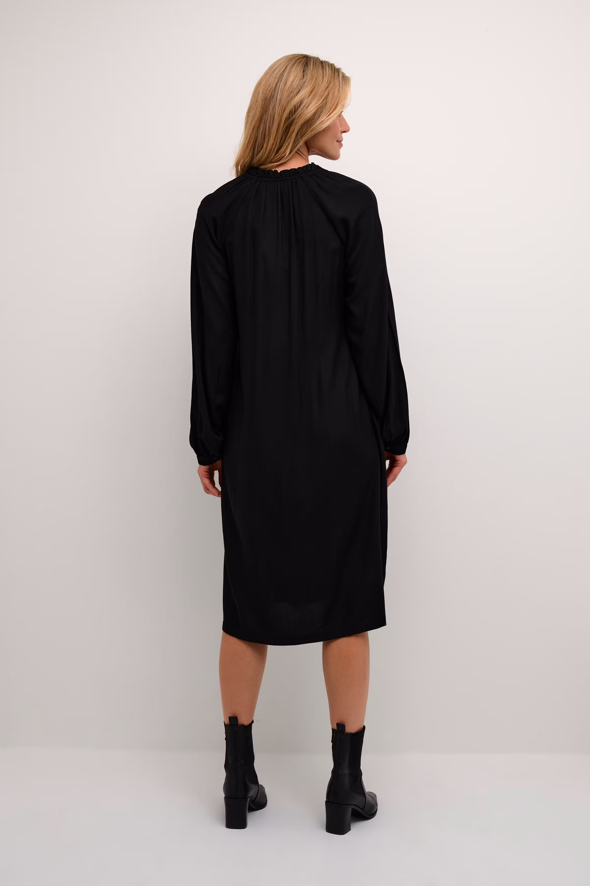 BPanna Kleid LOOKBOOK BACK 10590557-100121B