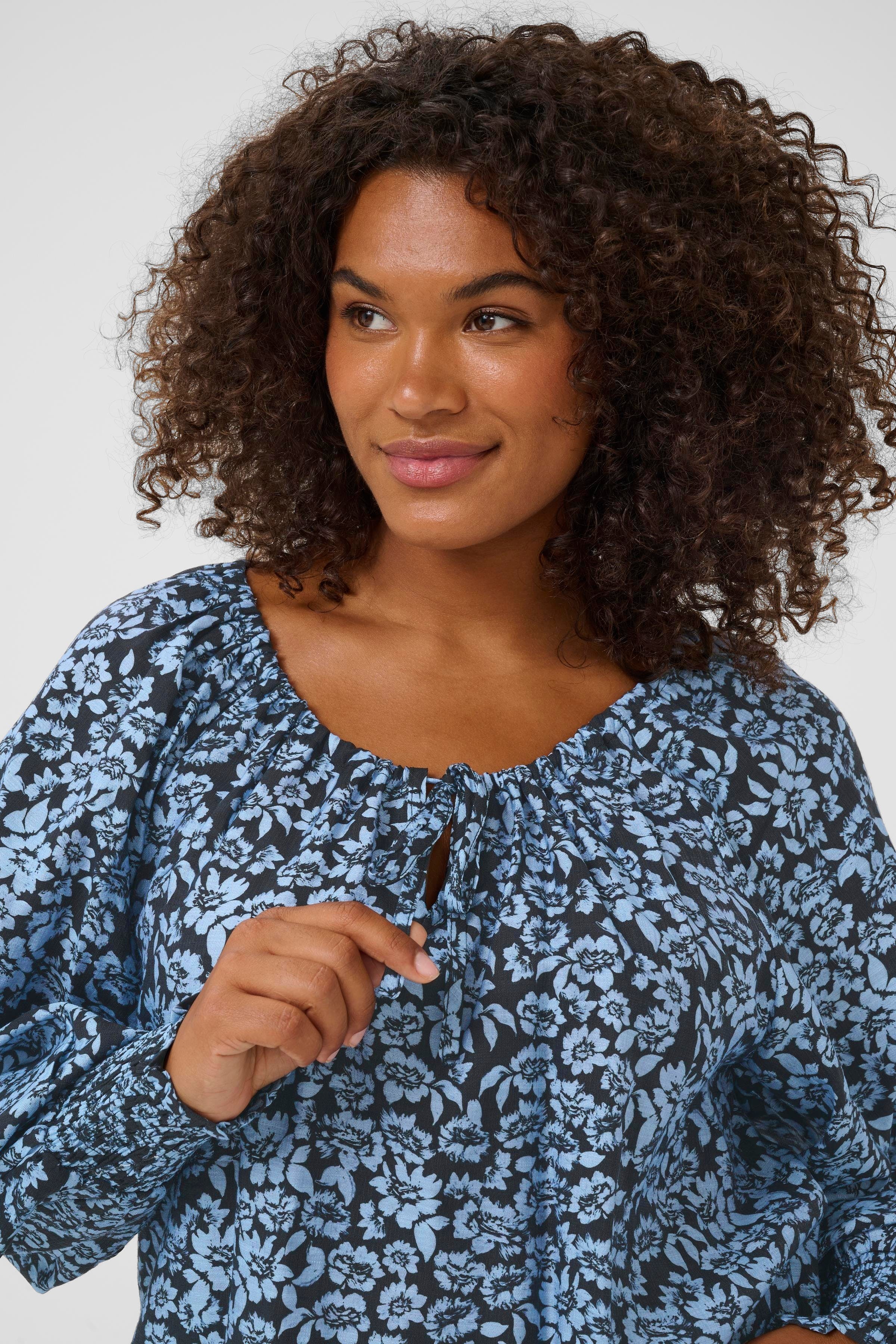 KCamina Blouse LOOKBOOK DETAIL 10583444-107720