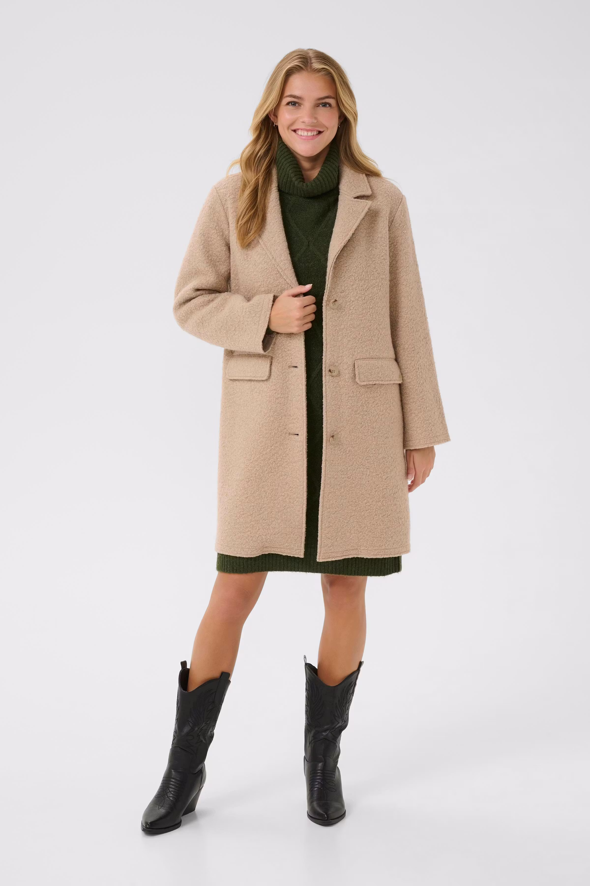 CRCazey Coat LOOKBOOK FRONT 10614022-161407