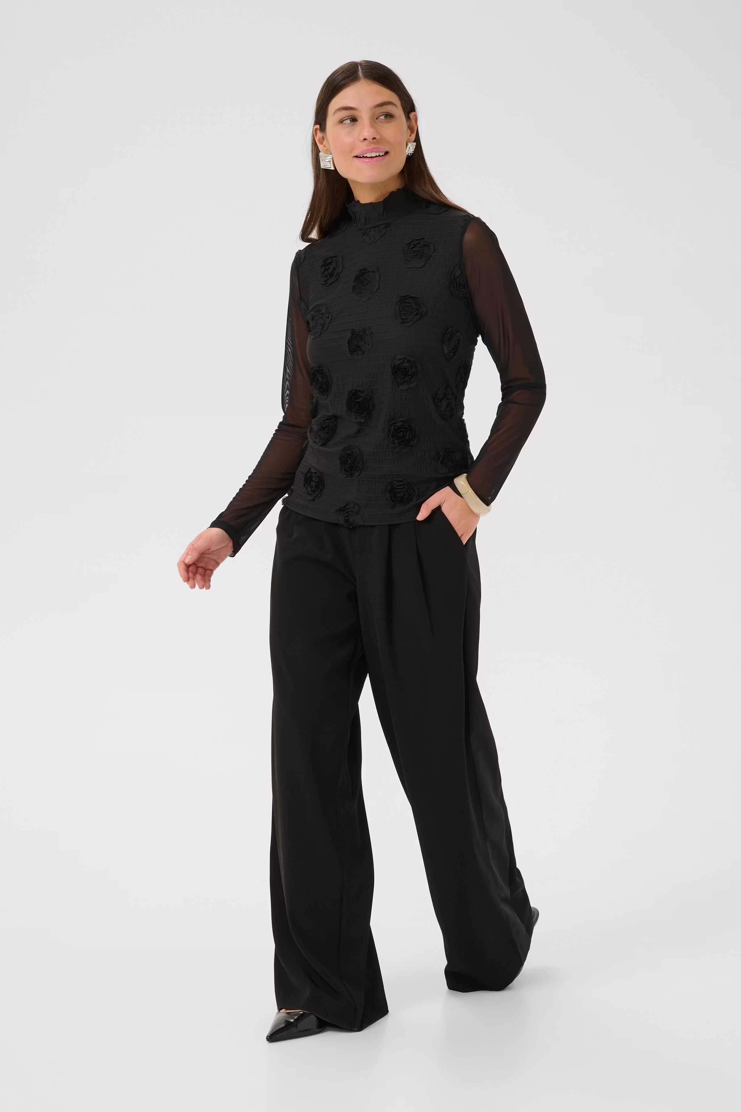 CUmascha Blumendetails T-shirt LOOKBOOK FRONT 50112361-500012