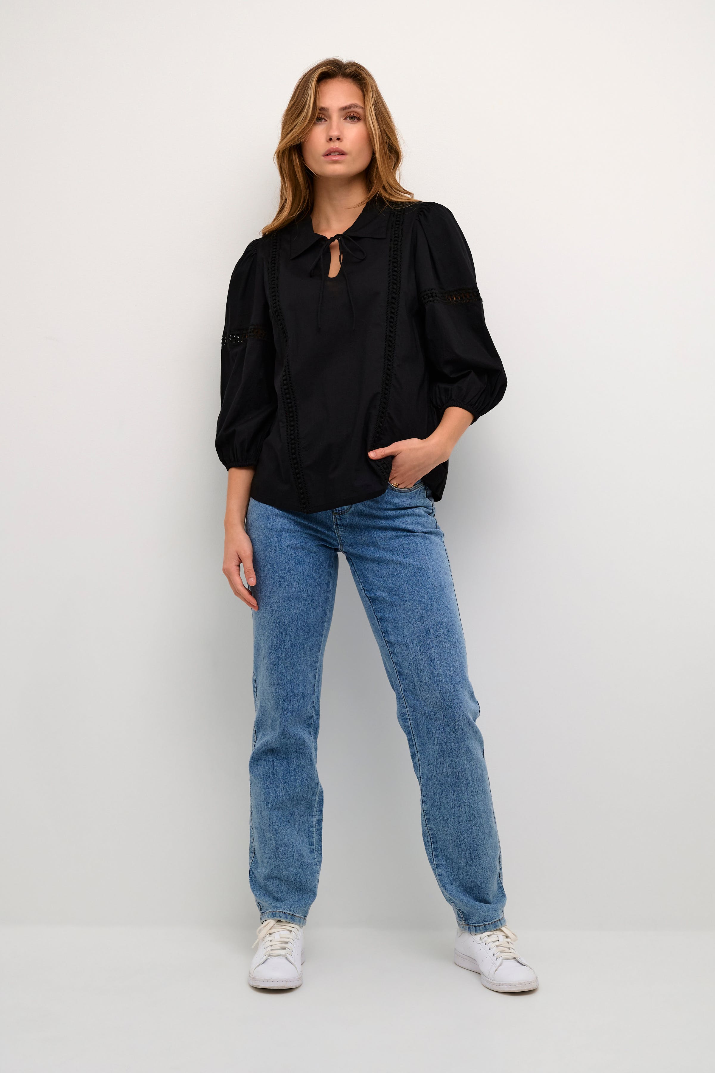 KAhannah Blouse LOOKBOOK FRONT 10507537-100121